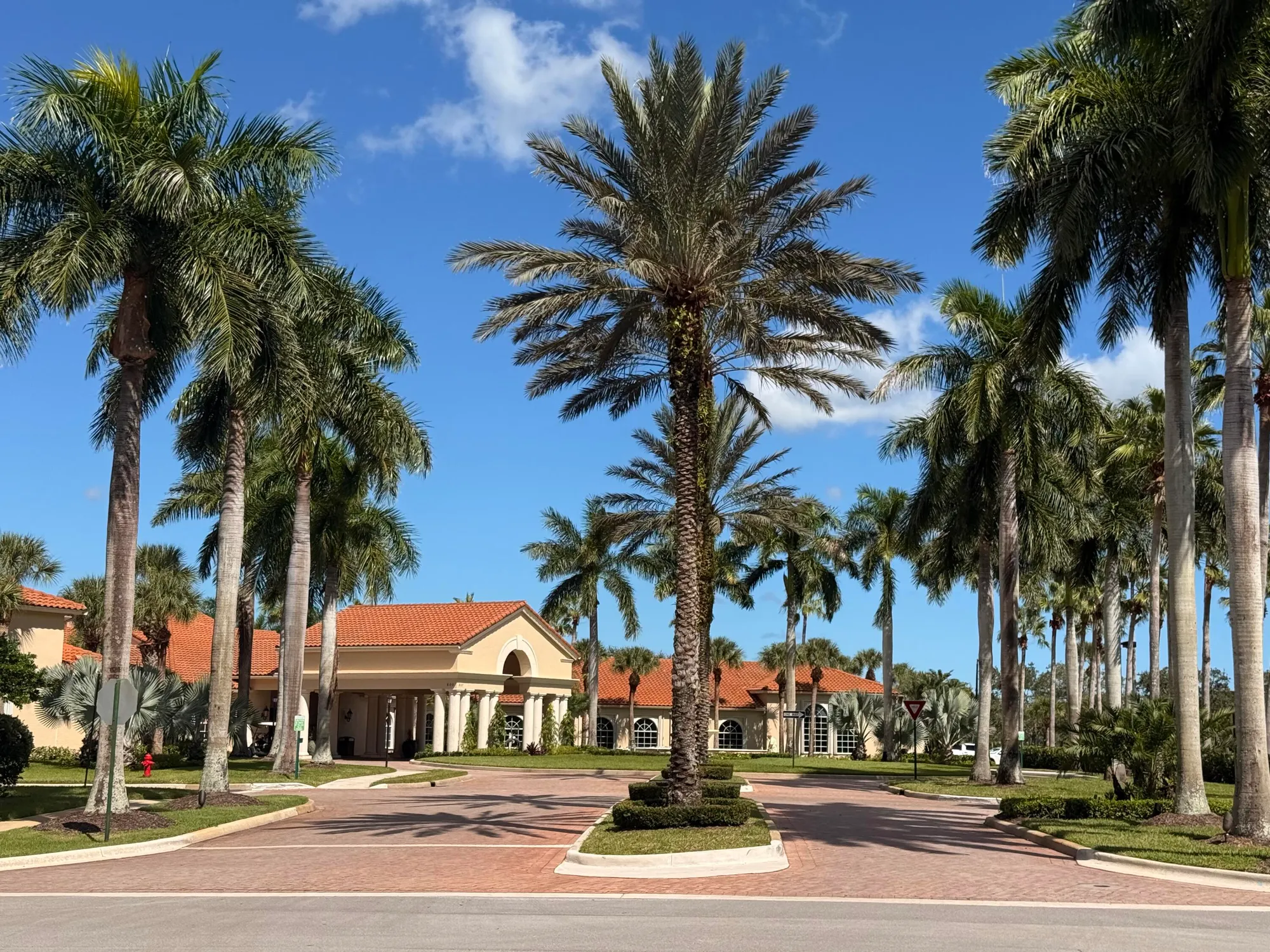 Property Slideshow image 17 of 27 | 633 nw whitfield way, Port Saint Lucie, FL, 34986