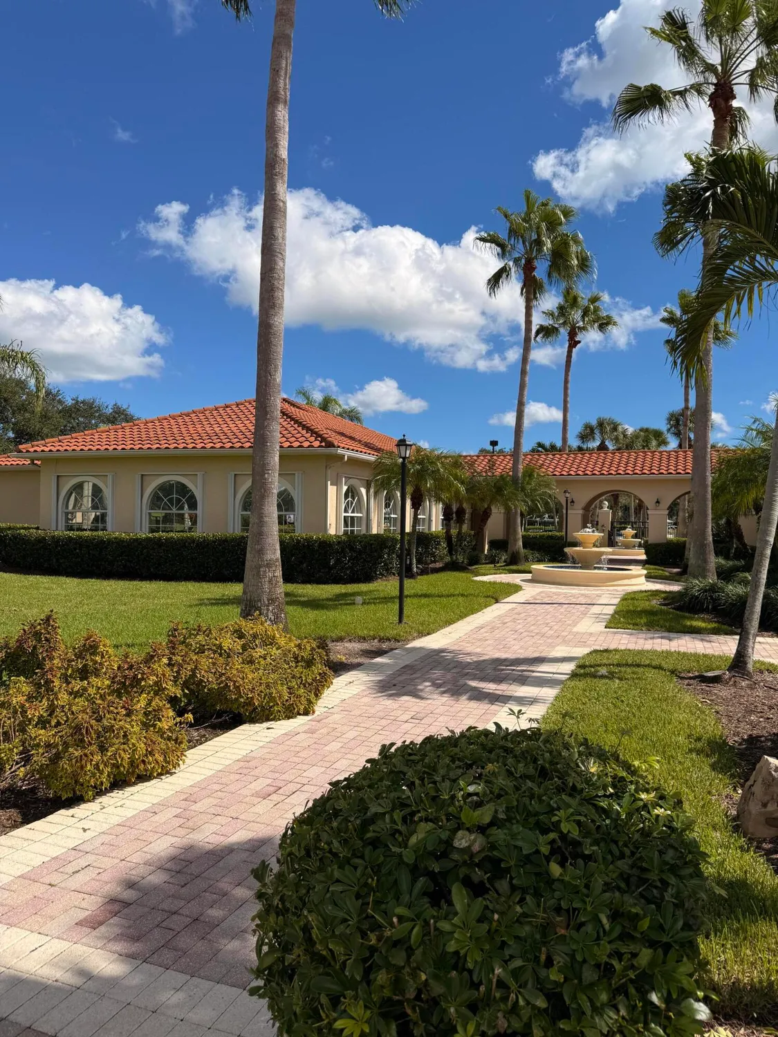 Property Slideshow image 19 of 27 | 633 nw whitfield way, Port Saint Lucie, FL, 34986