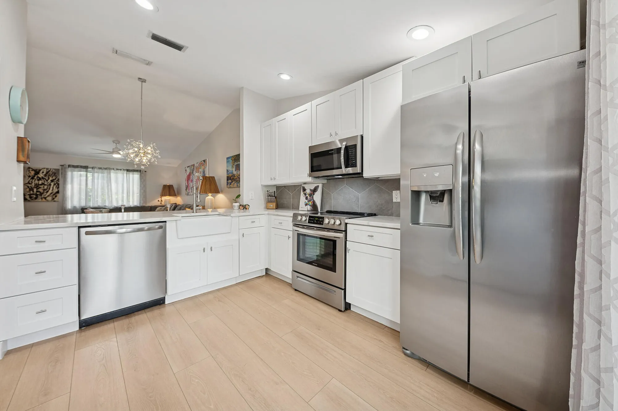 Property Slideshow image 7 of 23 | 441 midsummer ct, Royal Palm Beach, FL, 33411