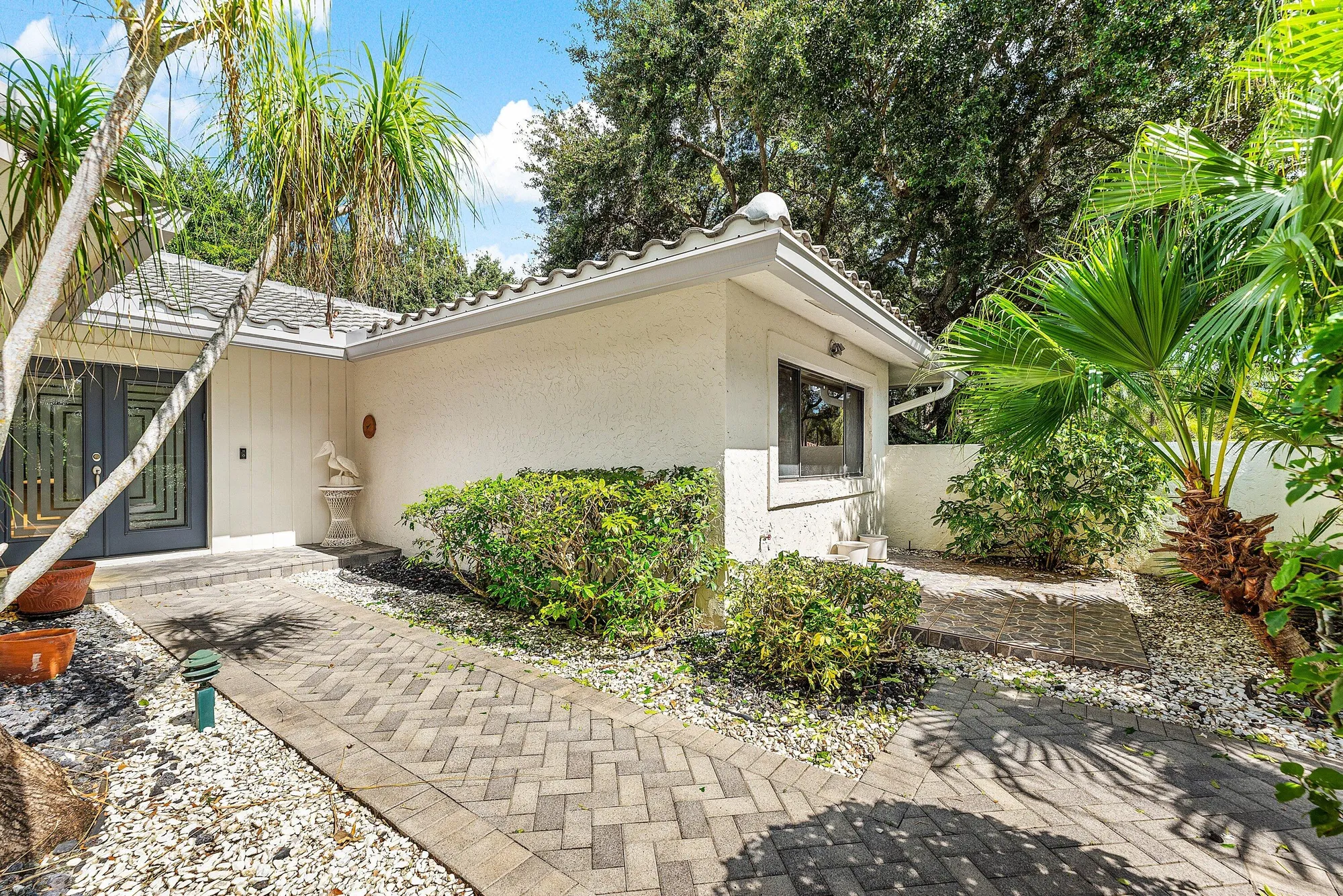 Property Slideshow image 2 of 84 | 30 hampshire ln, Boynton Beach, FL, 33436