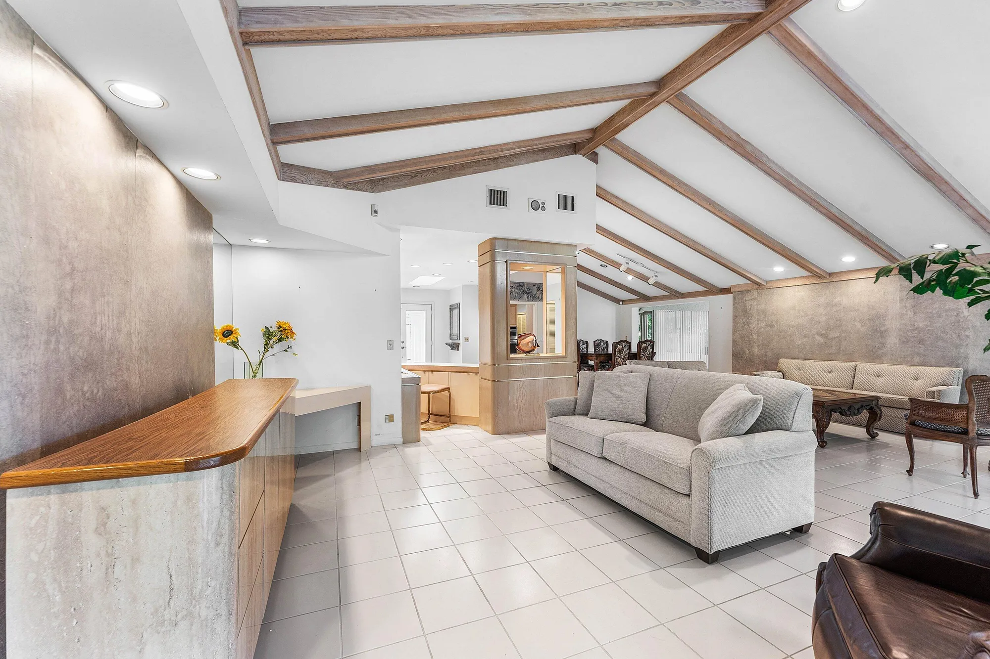 Property Slideshow image 12 of 84 | 30 hampshire ln, Boynton Beach, FL, 33436