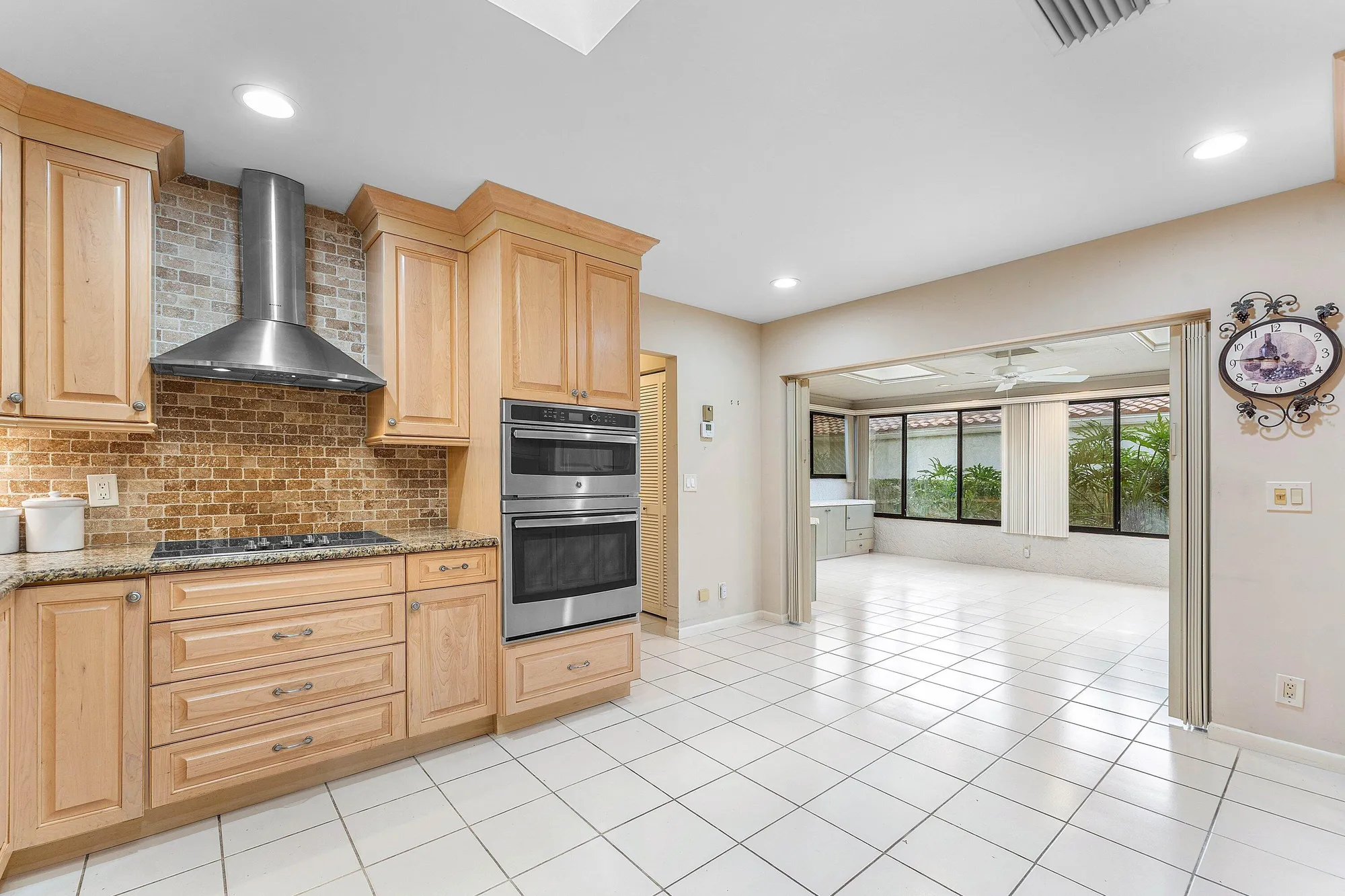 Property Slideshow image 25 of 84 | 30 hampshire ln, Boynton Beach, FL, 33436