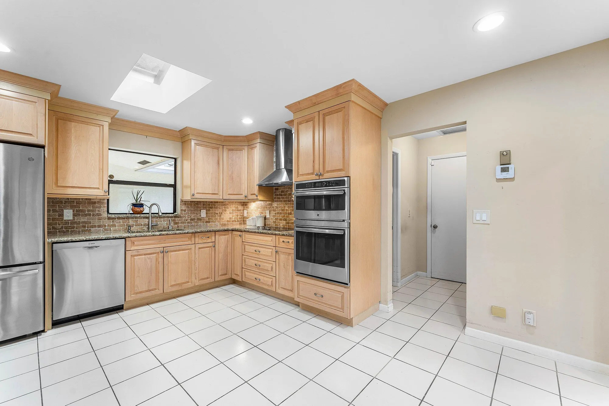 Property Slideshow image 27 of 84 | 30 hampshire ln, Boynton Beach, FL, 33436