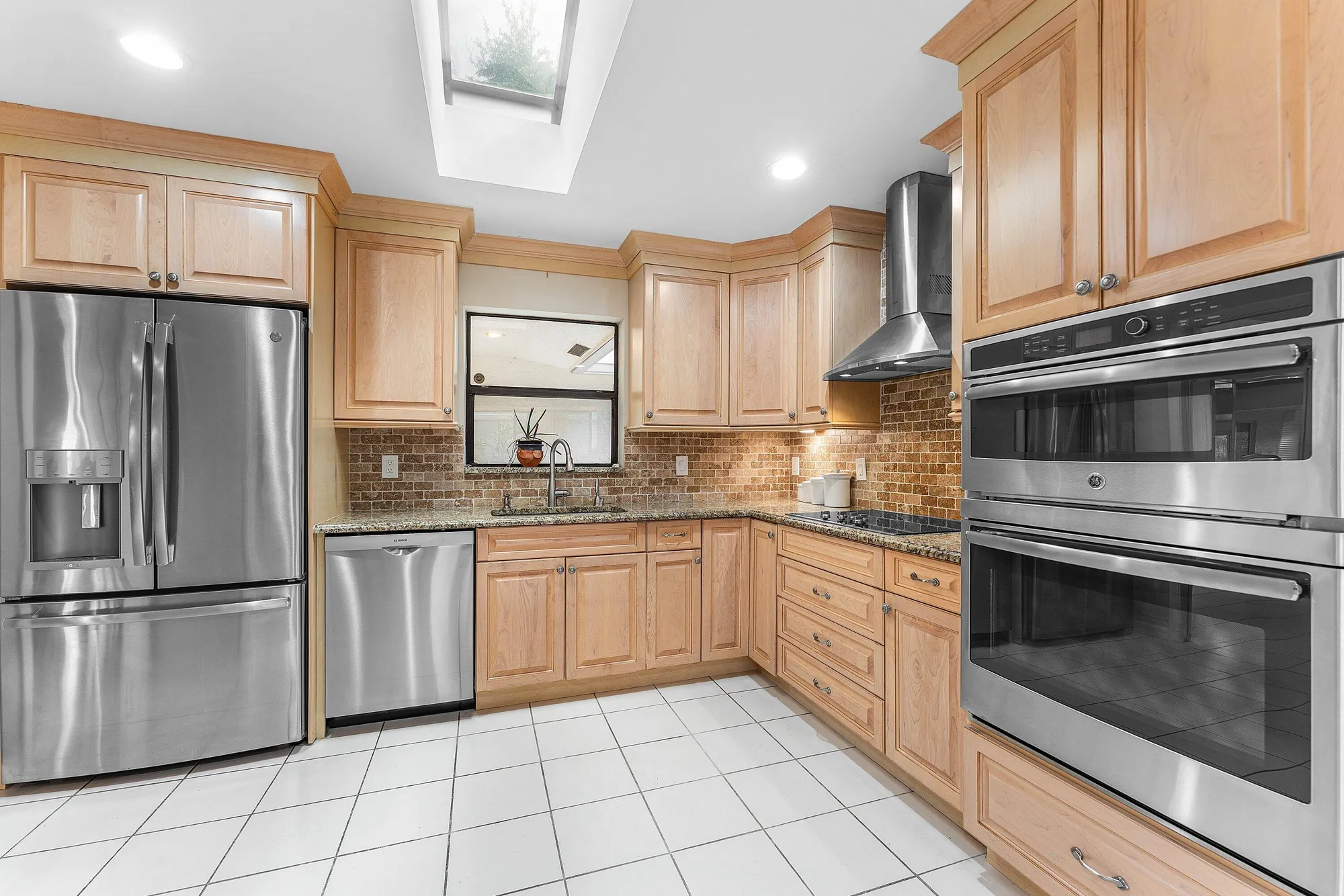 Property Slideshow image 24 of 84 | 30 hampshire ln, Boynton Beach, FL, 33436