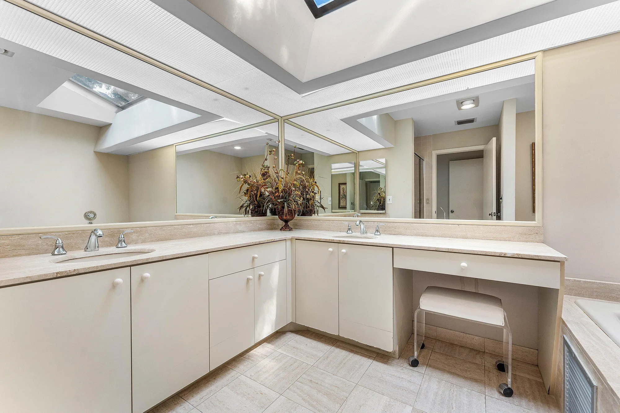 Property Slideshow image 33 of 84 | 30 hampshire ln, Boynton Beach, FL, 33436