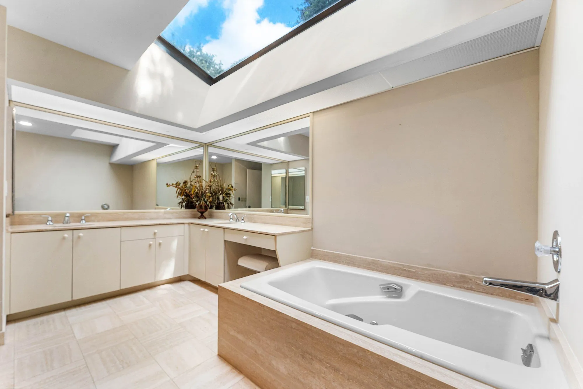 Property Slideshow image 34 of 84 | 30 hampshire ln, Boynton Beach, FL, 33436