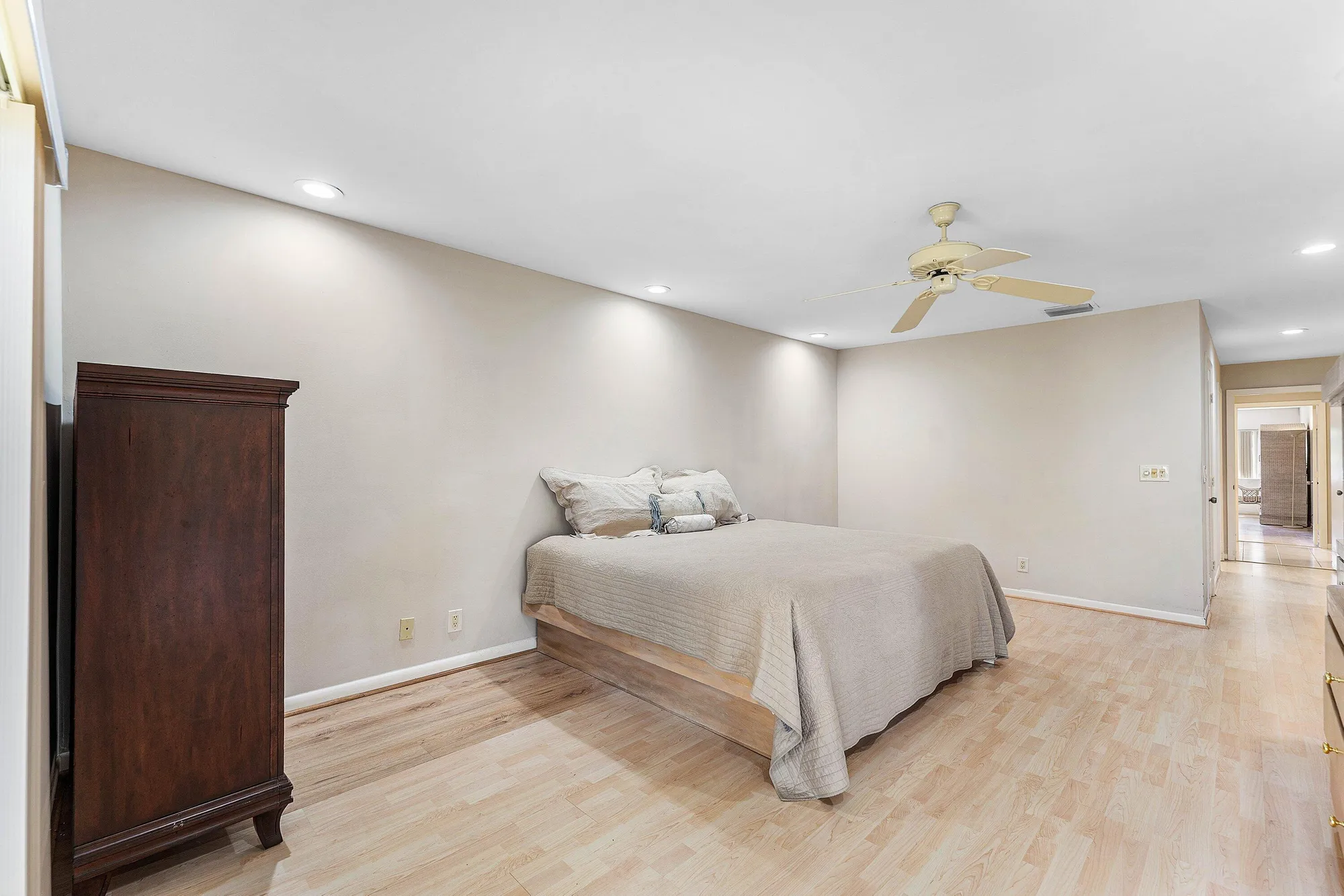 Property Slideshow image 39 of 84 | 30 hampshire ln, Boynton Beach, FL, 33436