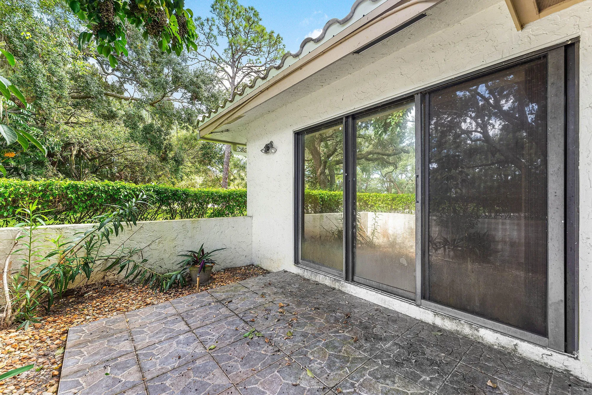 Property Slideshow image 42 of 84 | 30 hampshire ln, Boynton Beach, FL, 33436