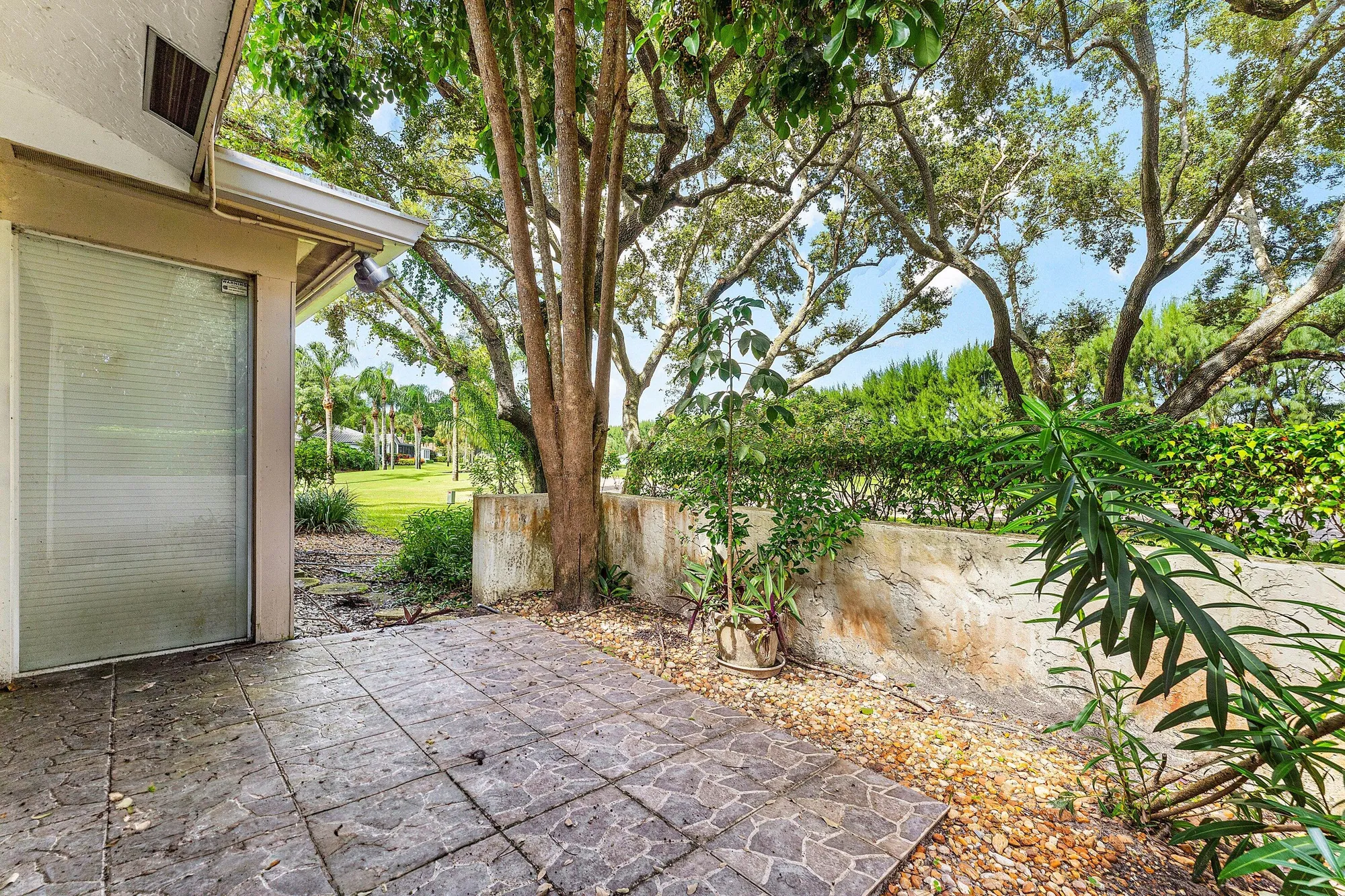 Property Slideshow image 43 of 84 | 30 hampshire ln, Boynton Beach, FL, 33436