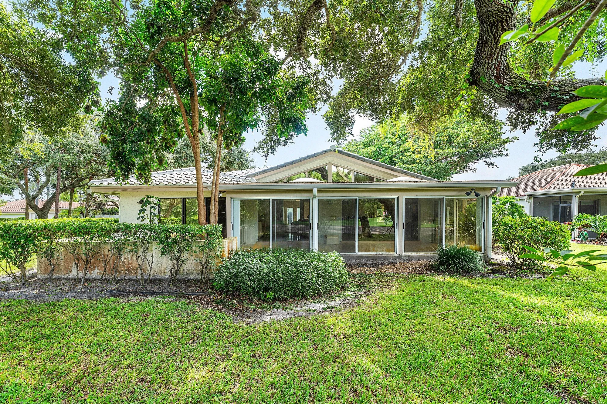 Property Slideshow image 44 of 84 | 30 hampshire ln, Boynton Beach, FL, 33436