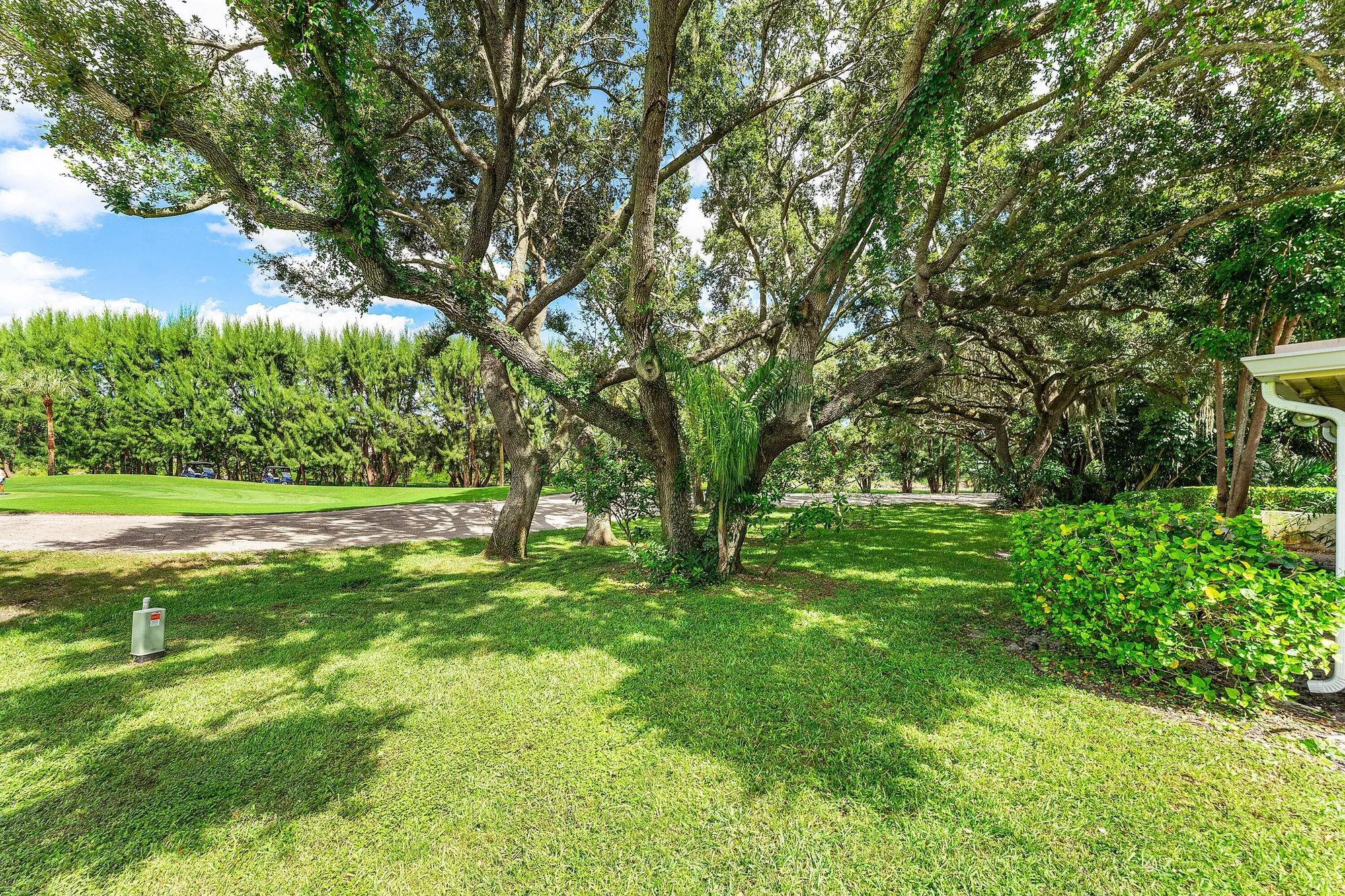 Property Slideshow image 46 of 84 | 30 hampshire ln, Boynton Beach, FL, 33436