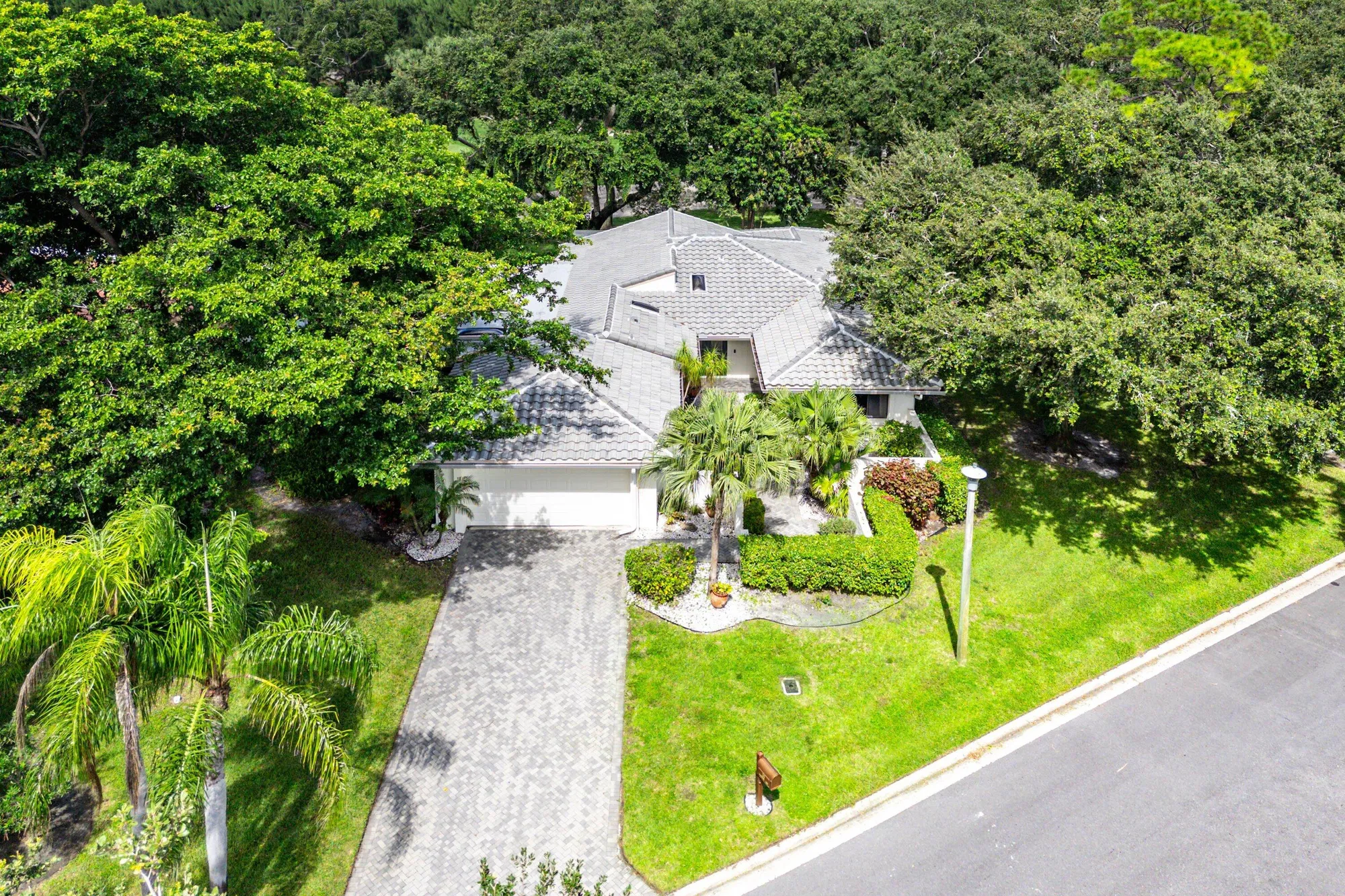 Property Slideshow image 51 of 84 | 30 hampshire ln, Boynton Beach, FL, 33436