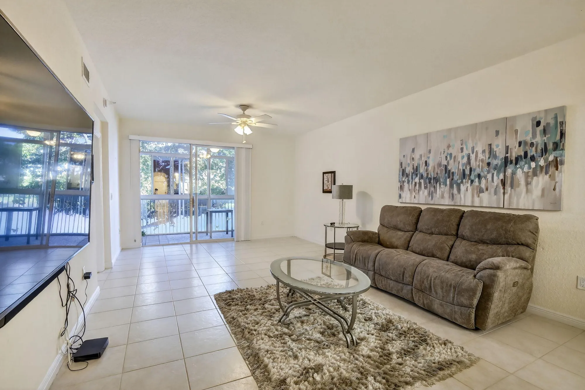 Property Slideshow image 11 of 34 | 7635 southampton ter 312, Tamarac, FL, 33321