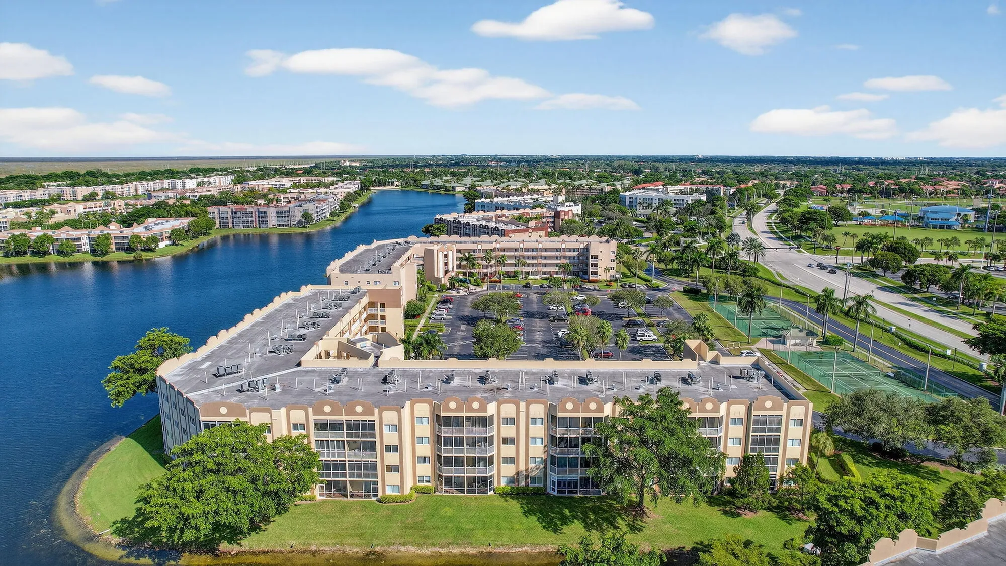 Property Slideshow image 24 of 34 | 7635 southampton ter 312, Tamarac, FL, 33321