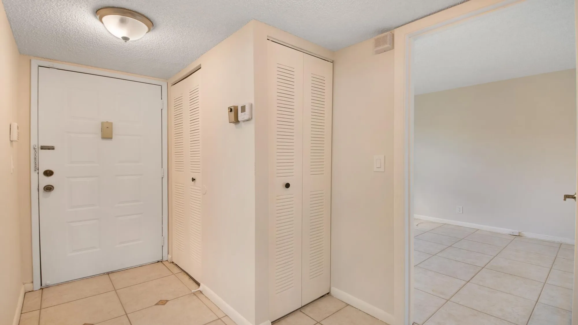 Property Slideshow image 3 of 18 | 7118 golf colony ct 105, Lake Worth, FL, 33467
