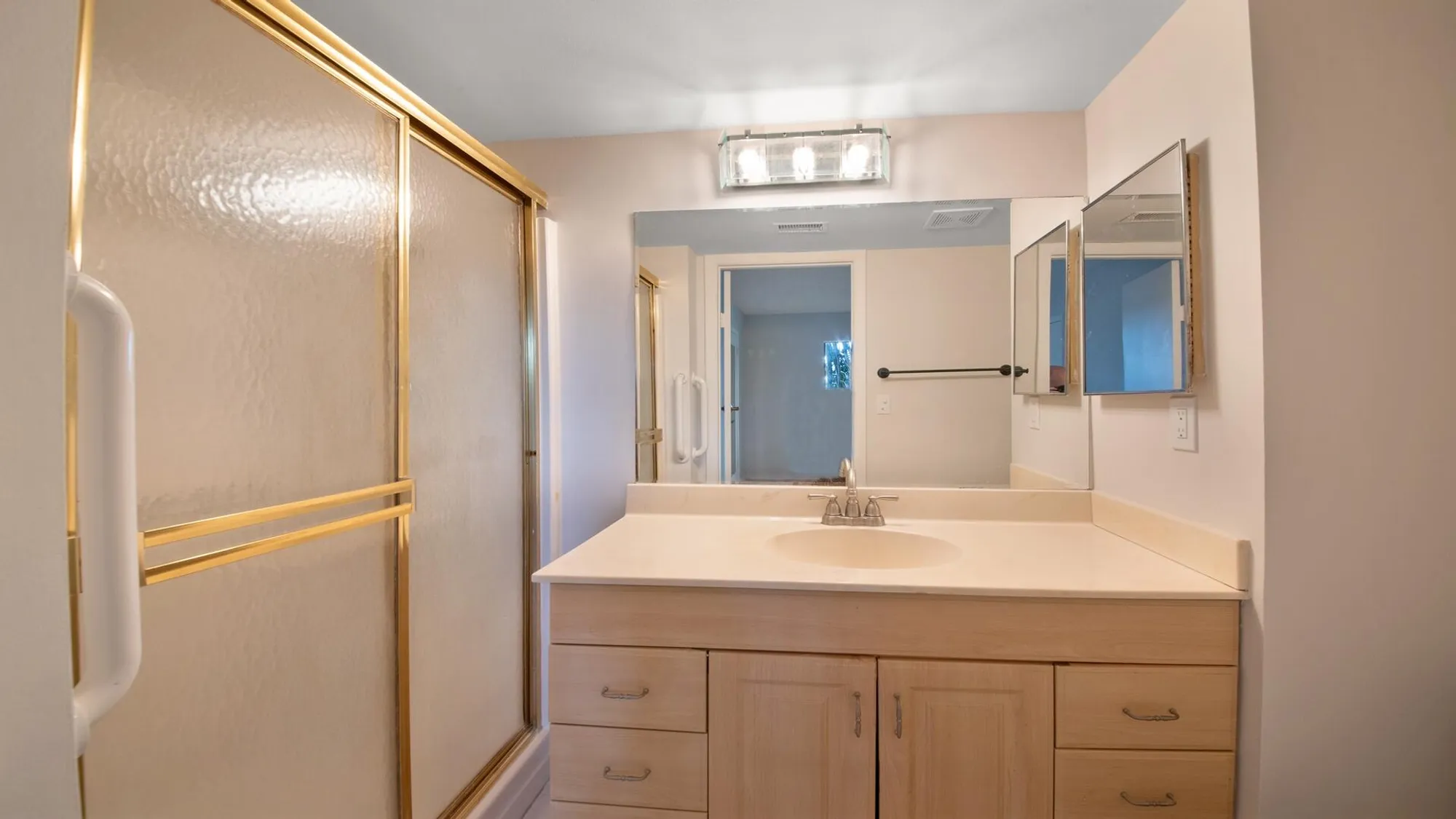 Property Slideshow image 13 of 18 | 7118 golf colony ct 105, Lake Worth, FL, 33467