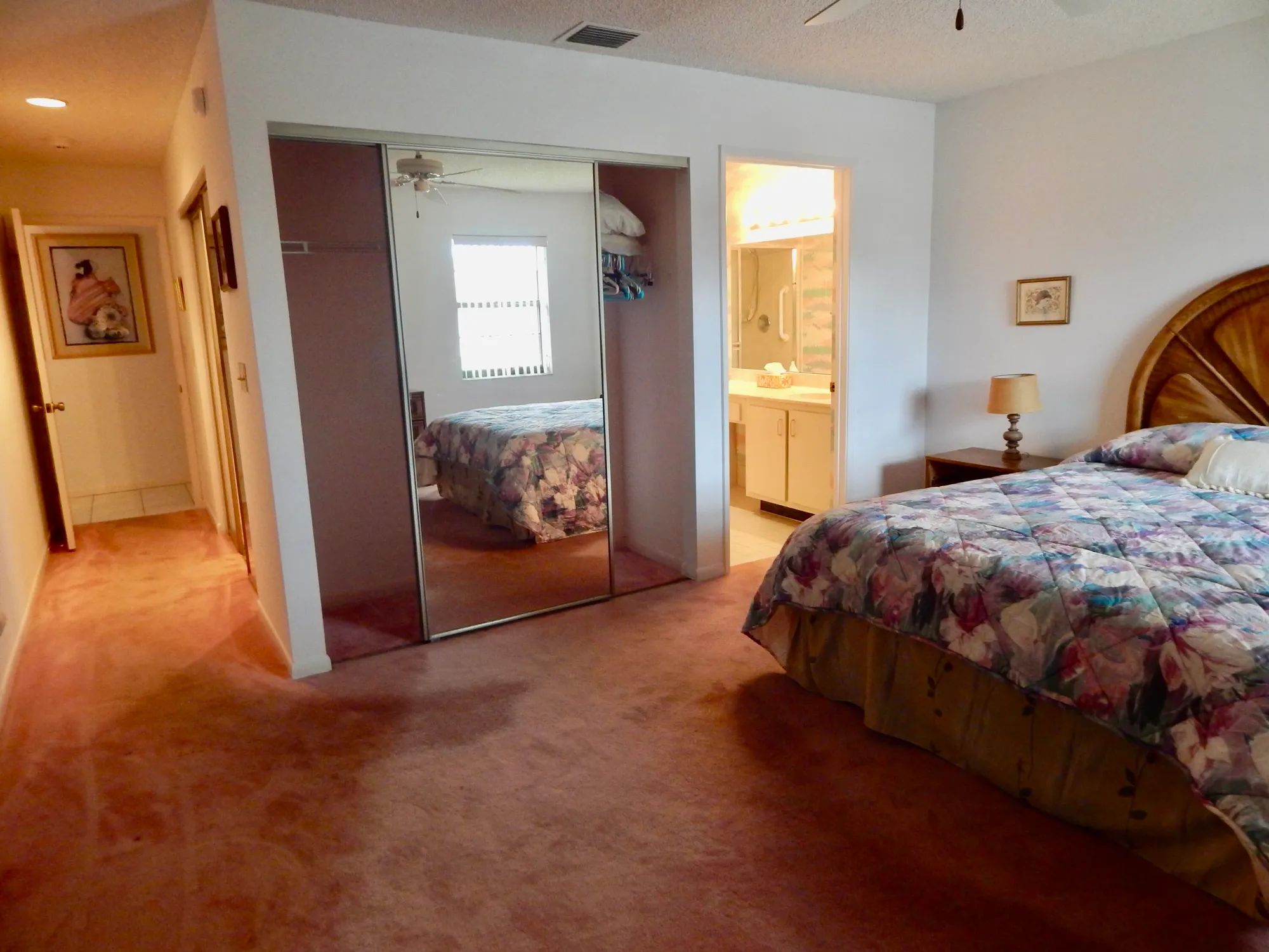 Property Slideshow image 10 of 25 | 10279 n circle lake dr 202, Boynton Beach, FL, 33437