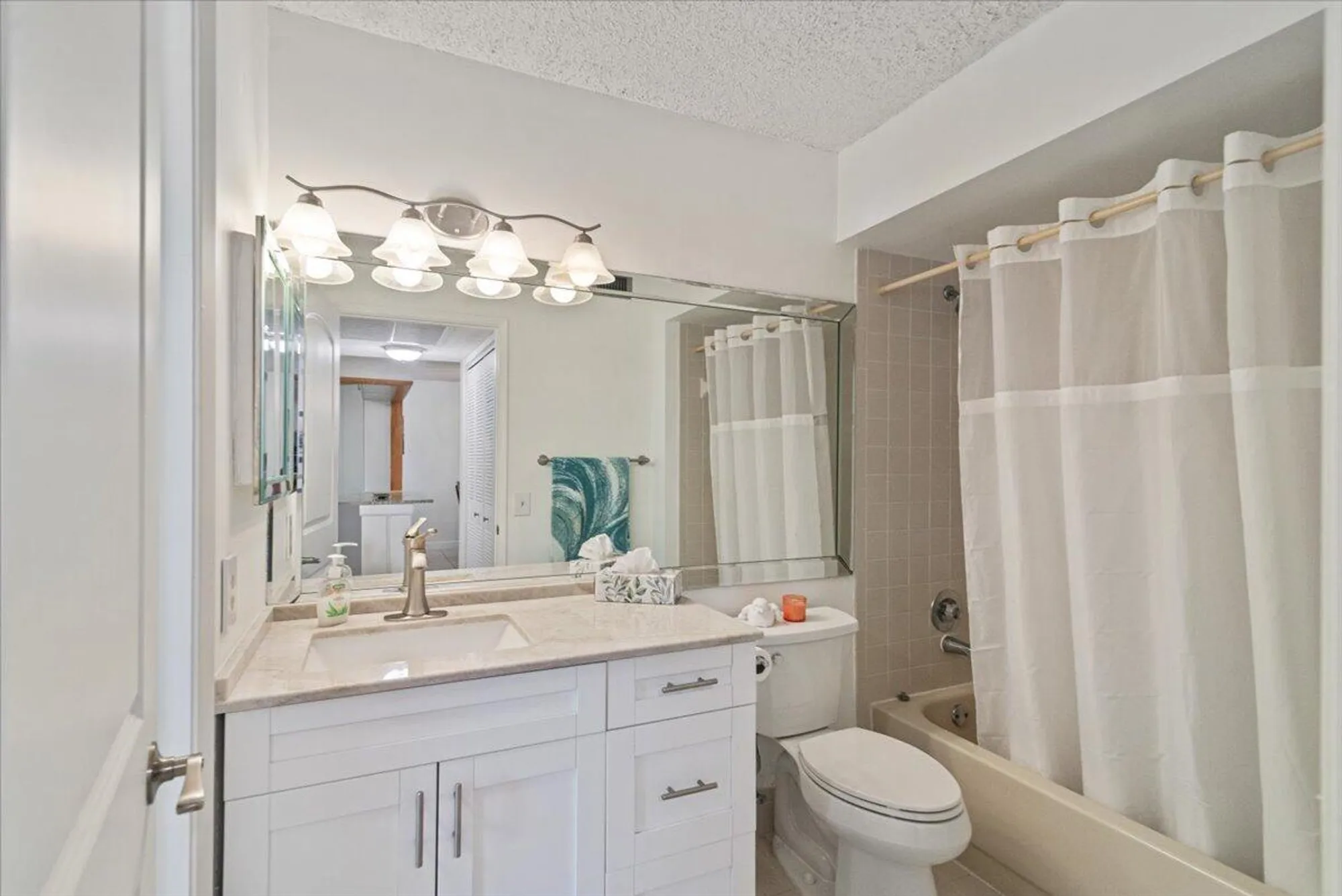 Property Slideshow image 23 of 35 | 9244 flynn cir 2, Boca Raton, FL, 33496