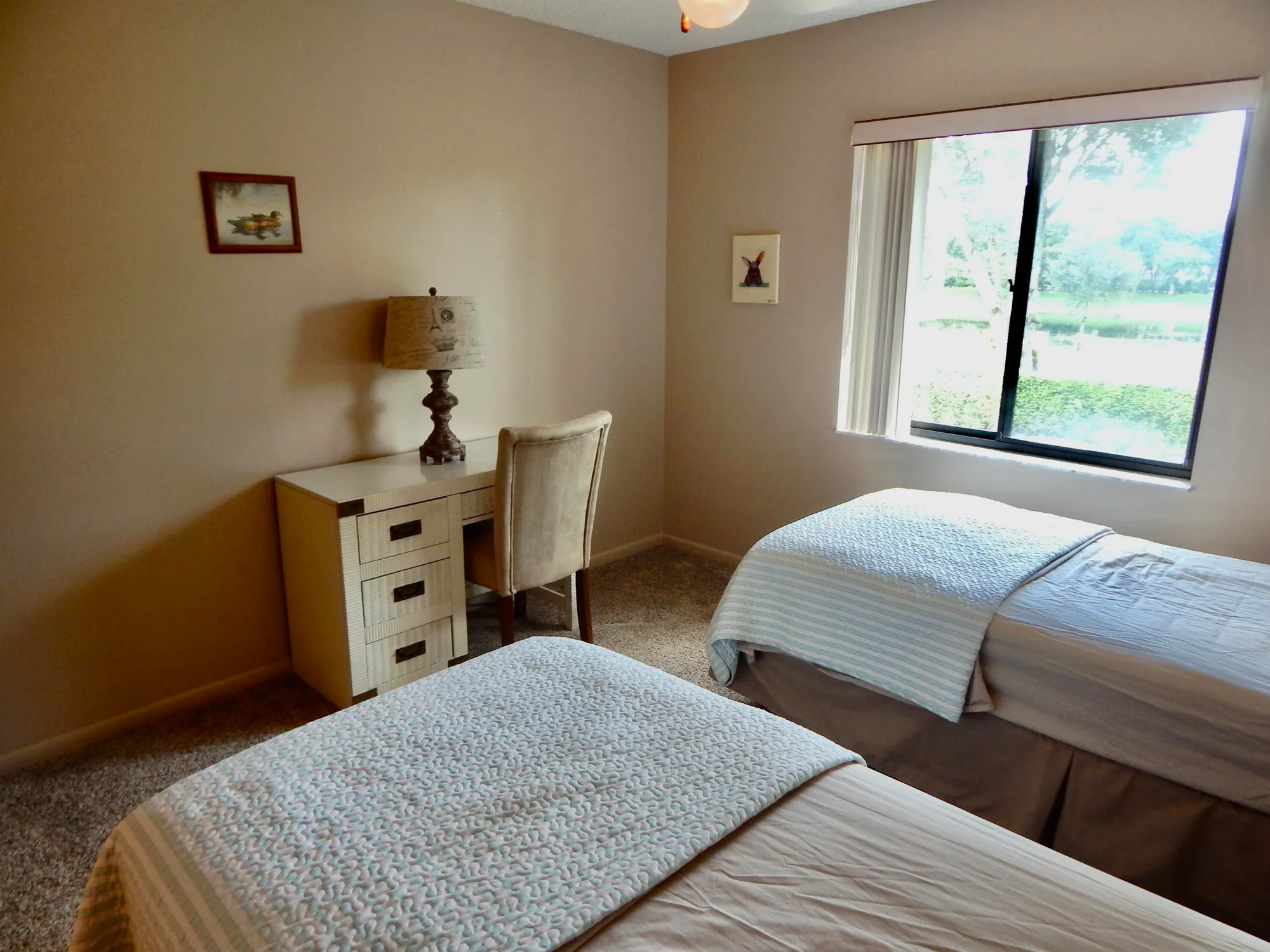 Property Slideshow image 13 of 25 | 10279 n circle lake dr 202, Boynton Beach, FL, 33437