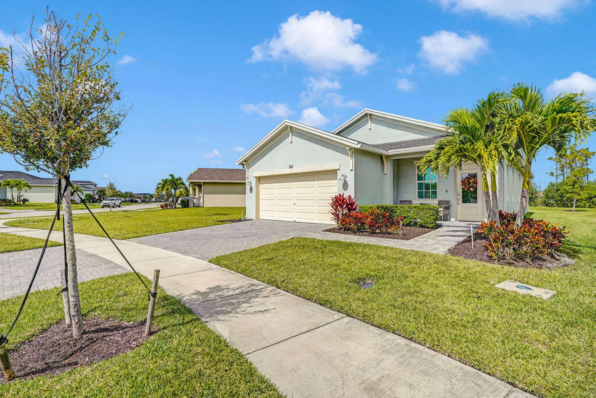Property Slideshow image 21 of 46 | 745 se bloomfield rd, Port Saint Lucie, FL, 34984