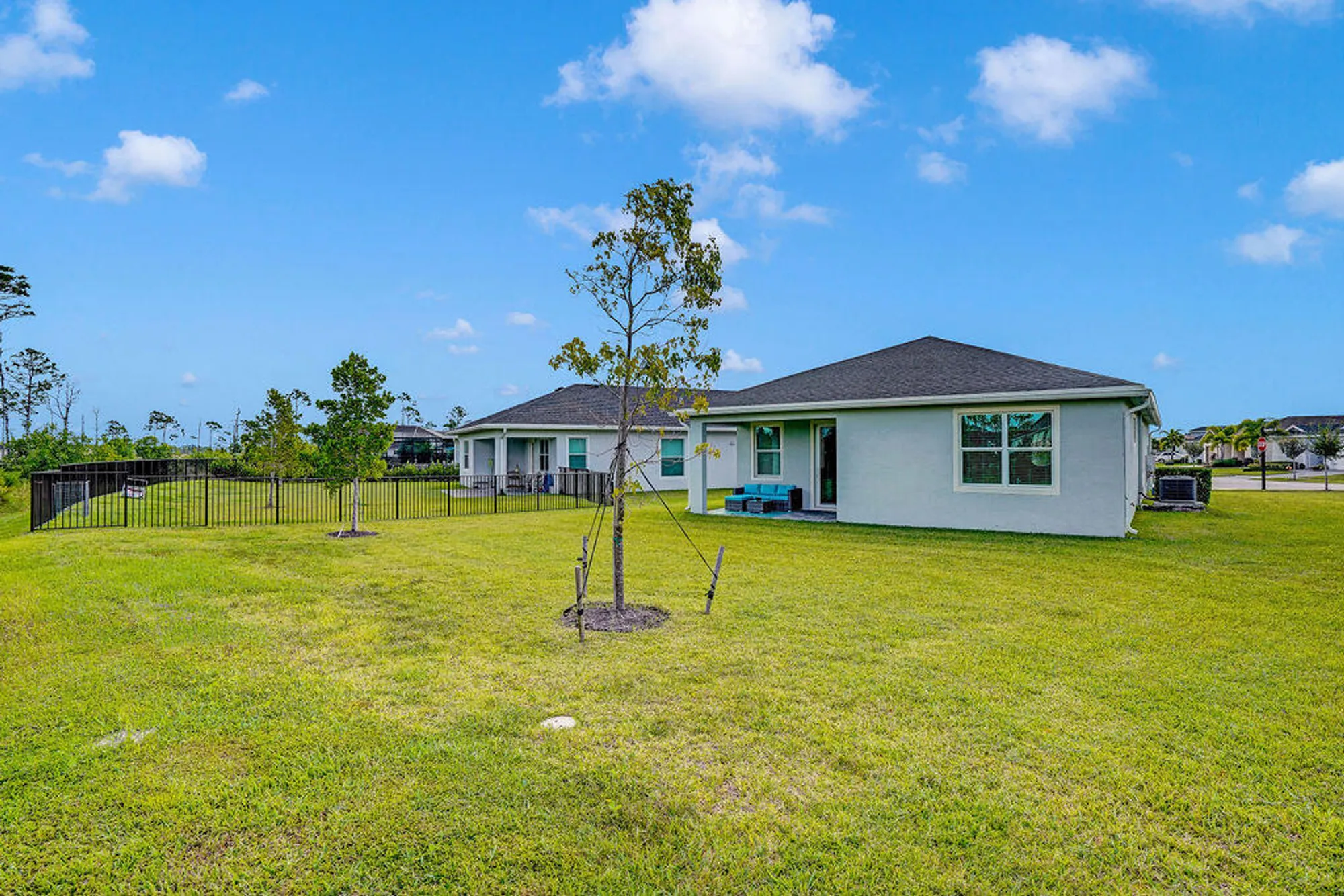 Property Slideshow image 23 of 46 | 745 se bloomfield rd, Port Saint Lucie, FL, 34984