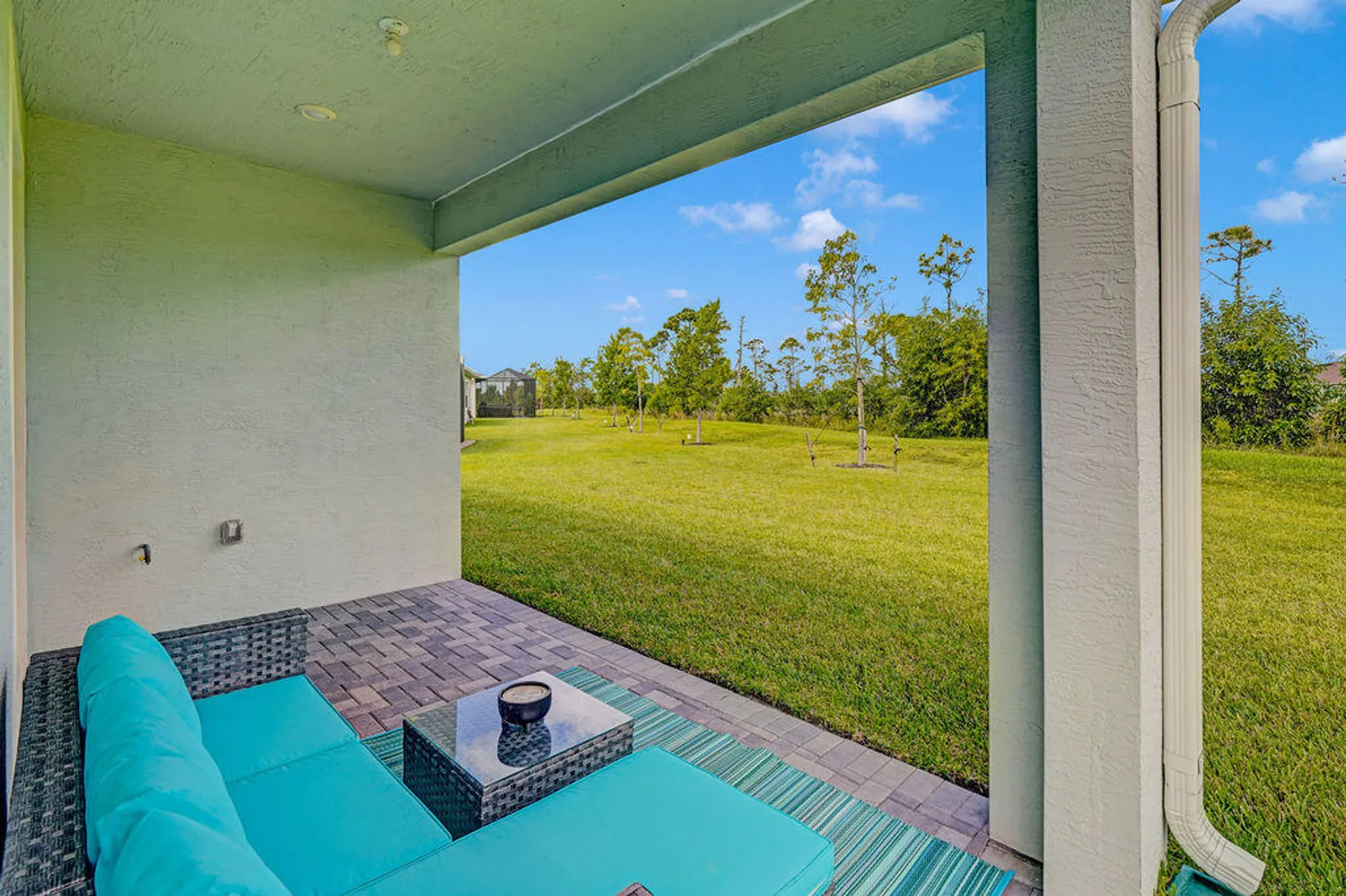 Property Slideshow image 27 of 46 | 745 se bloomfield rd, Port Saint Lucie, FL, 34984