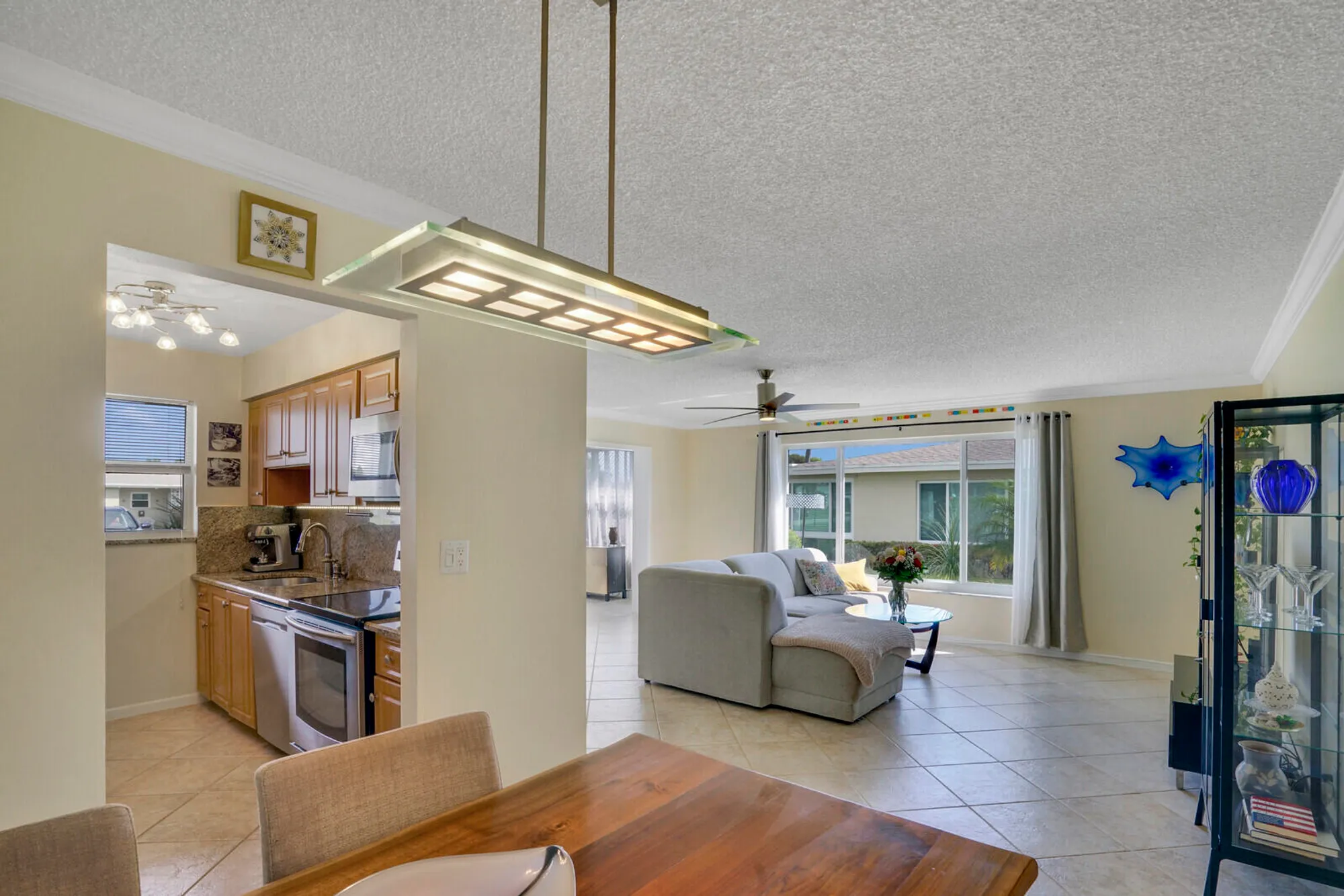 Property Slideshow image 13 of 55 | 202 high point ter a, Delray Beach, FL, 33445