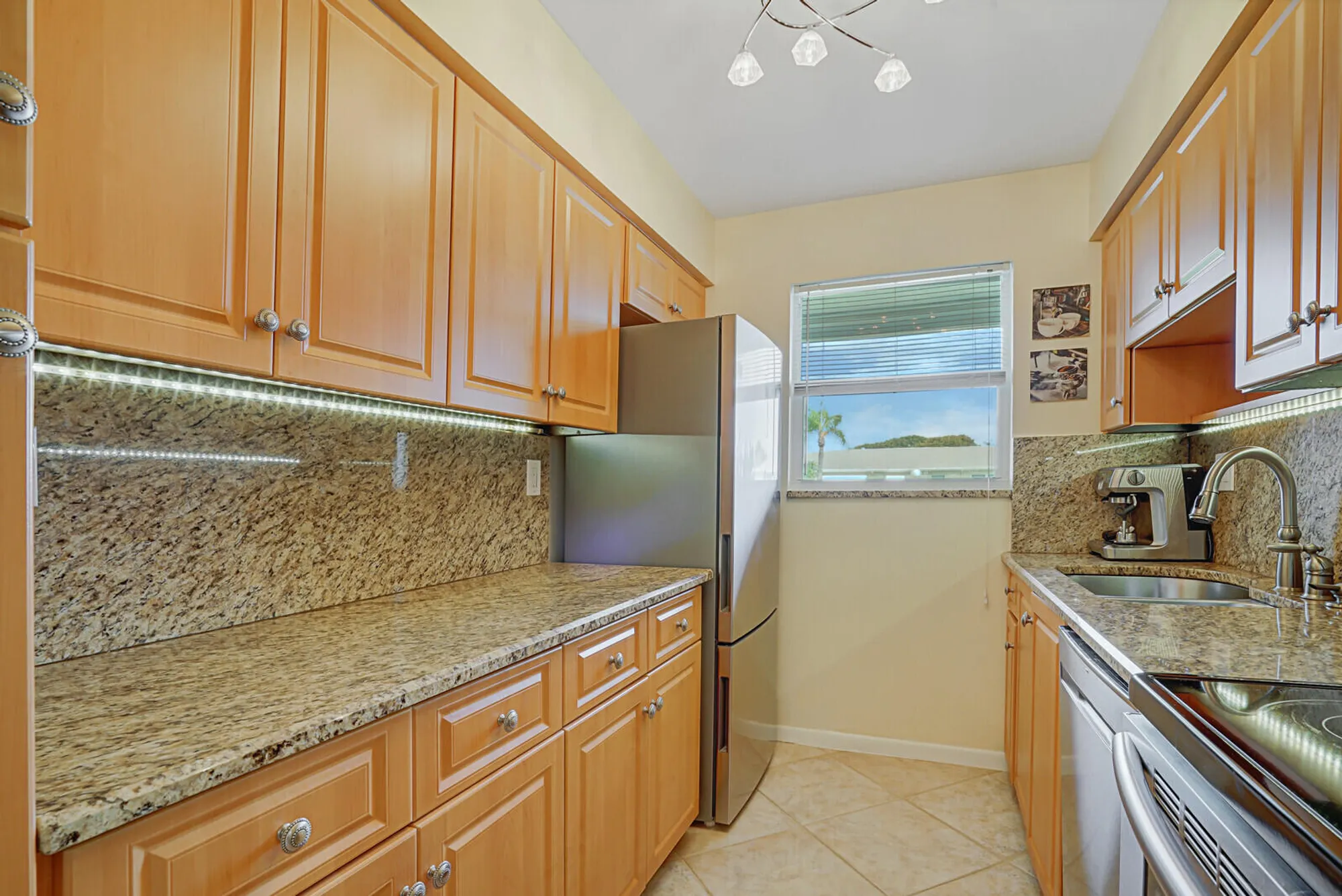 Property Slideshow image 16 of 55 | 202 high point ter a, Delray Beach, FL, 33445