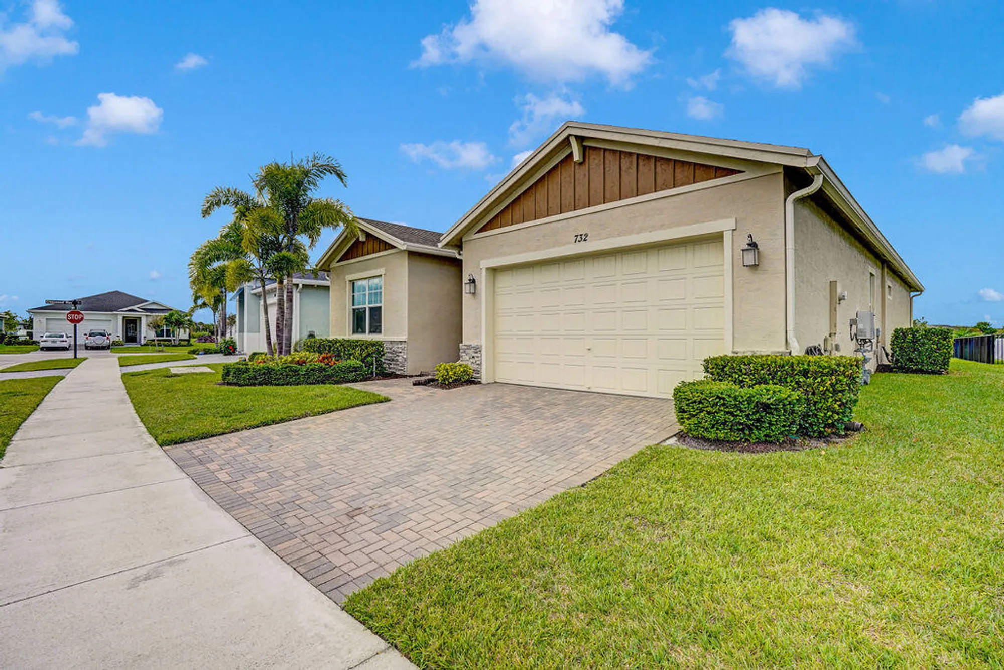 Property Slideshow image 33 of 59 | 732 se bloomfield rd, Port Saint Lucie, FL, 34984