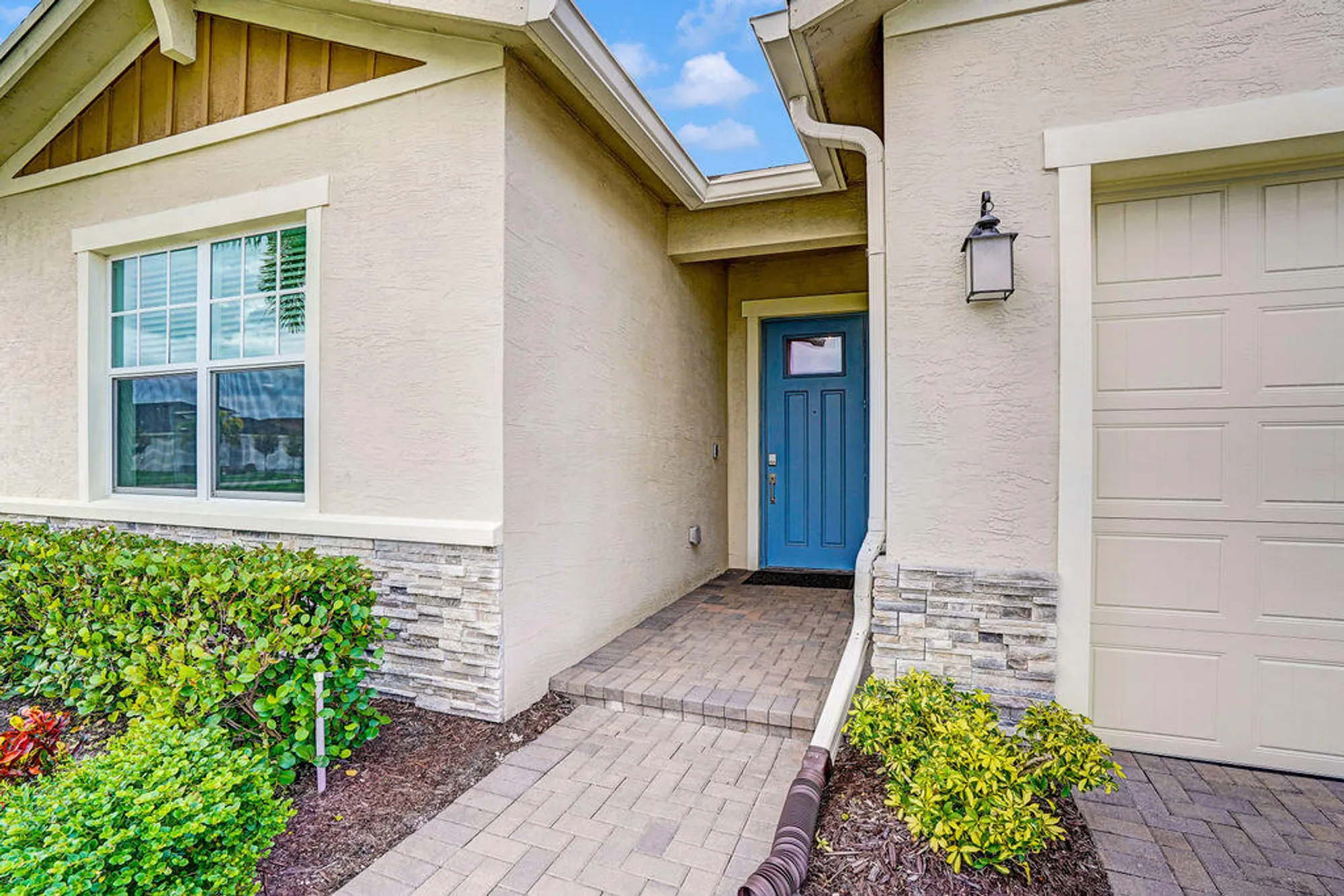 Property Slideshow image 34 of 59 | 732 se bloomfield rd, Port Saint Lucie, FL, 34984