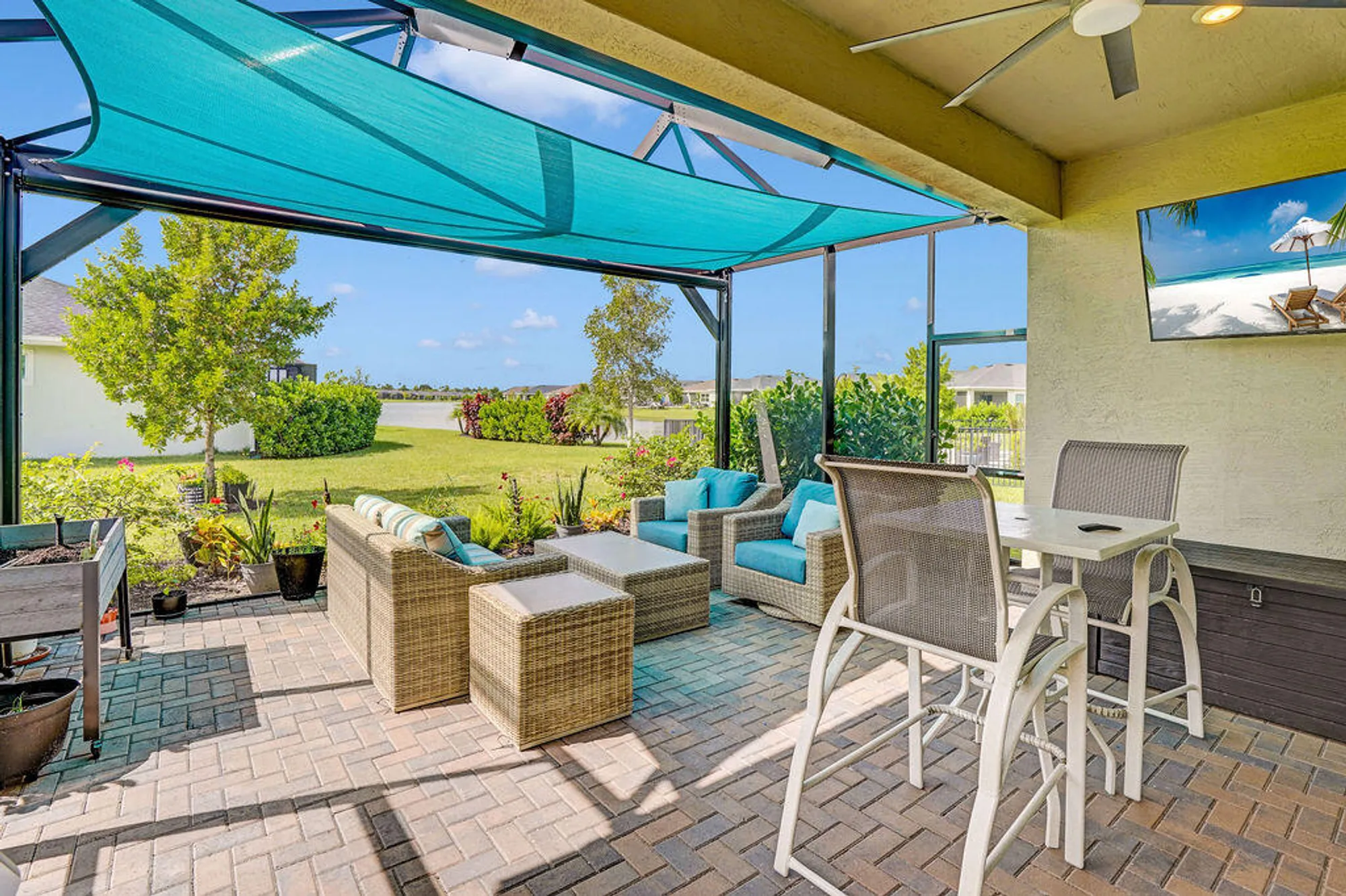 Property Slideshow image 9 of 59 | 732 se bloomfield rd, Port Saint Lucie, FL, 34984