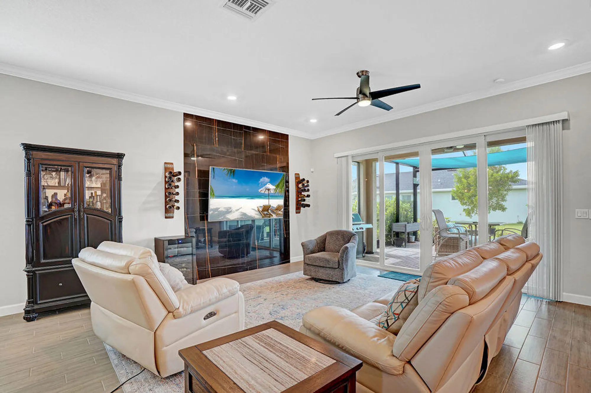 Property Slideshow image 15 of 59 | 732 se bloomfield rd, Port Saint Lucie, FL, 34984