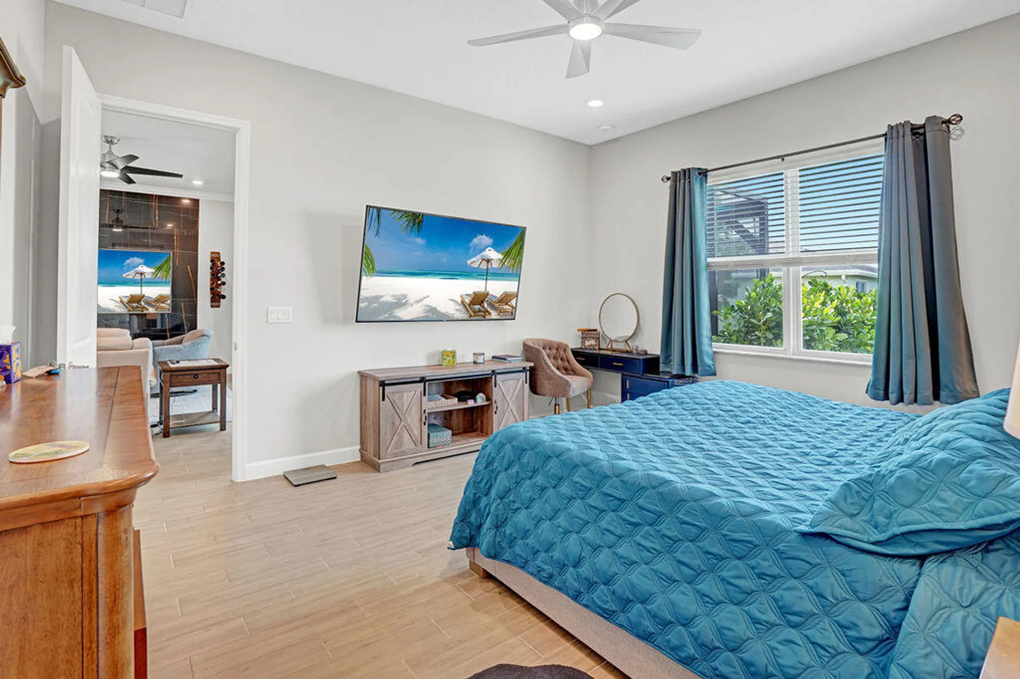 Property Slideshow image 18 of 59 | 732 se bloomfield rd, Port Saint Lucie, FL, 34984