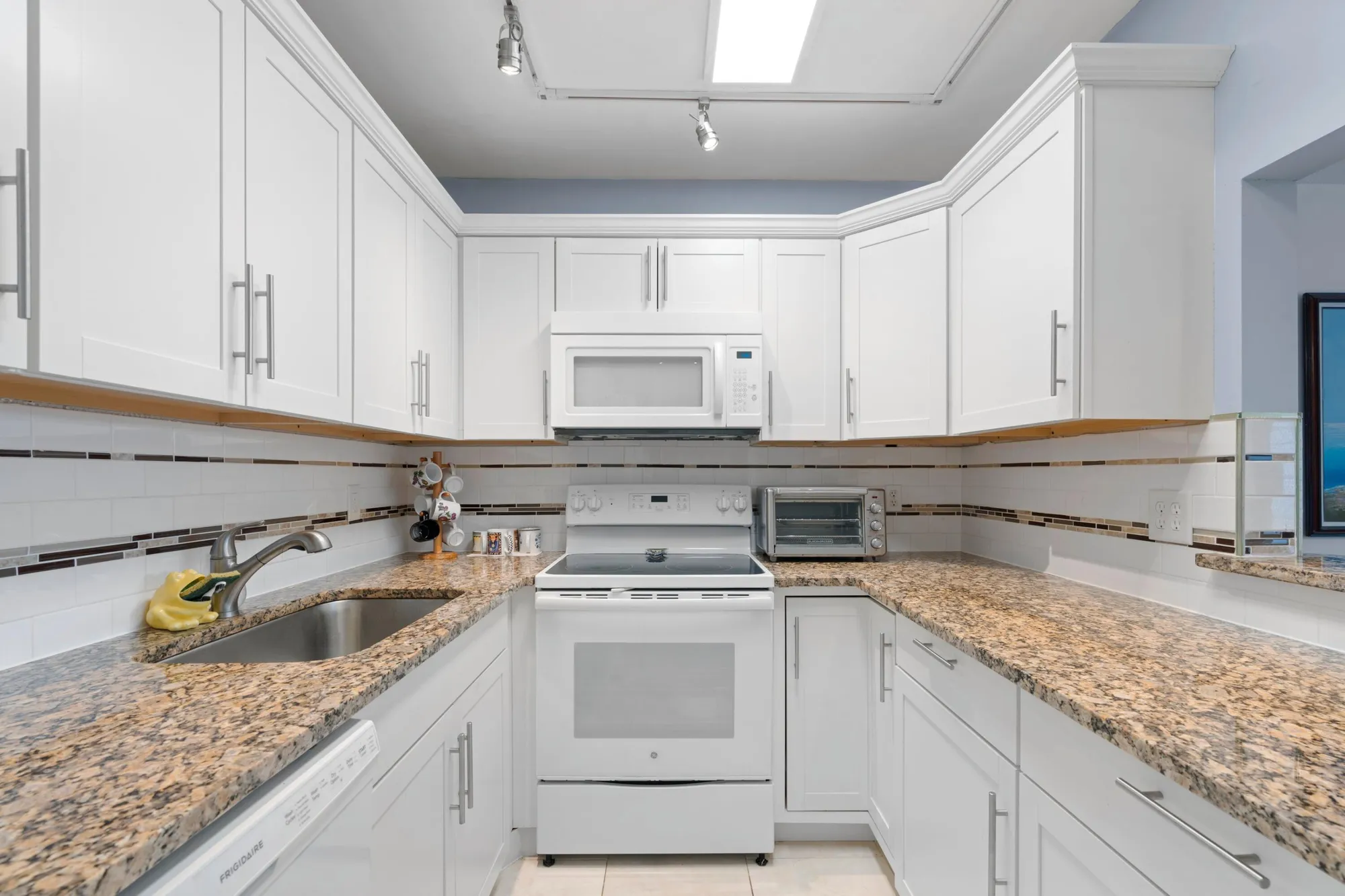 Property Slideshow image 5 of 15 | 279 coventry l, West Palm Beach, FL, 33417