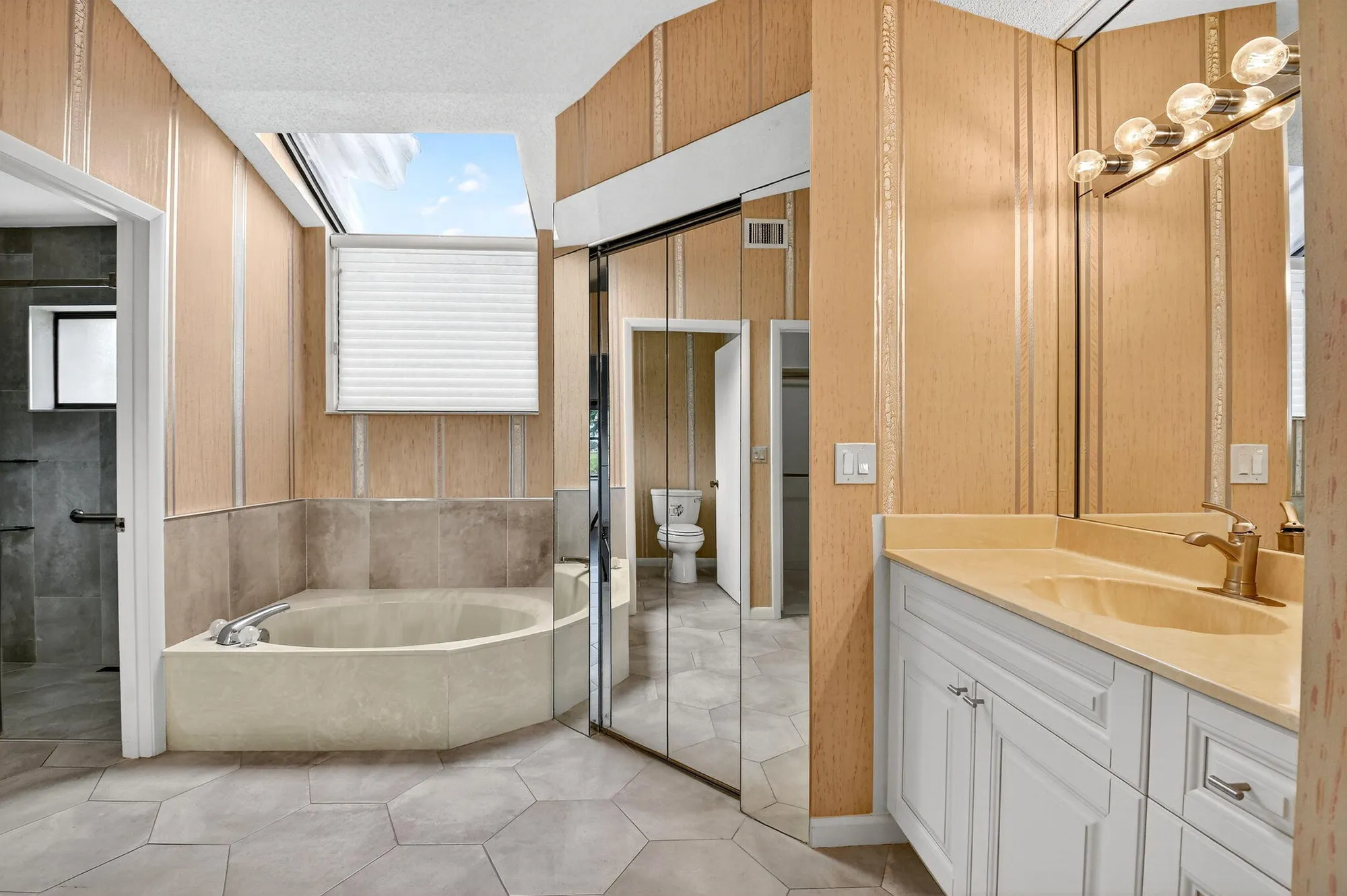 Property Slideshow image 24 of 69 | 8225 cassia dr, Boynton Beach, FL, 33472