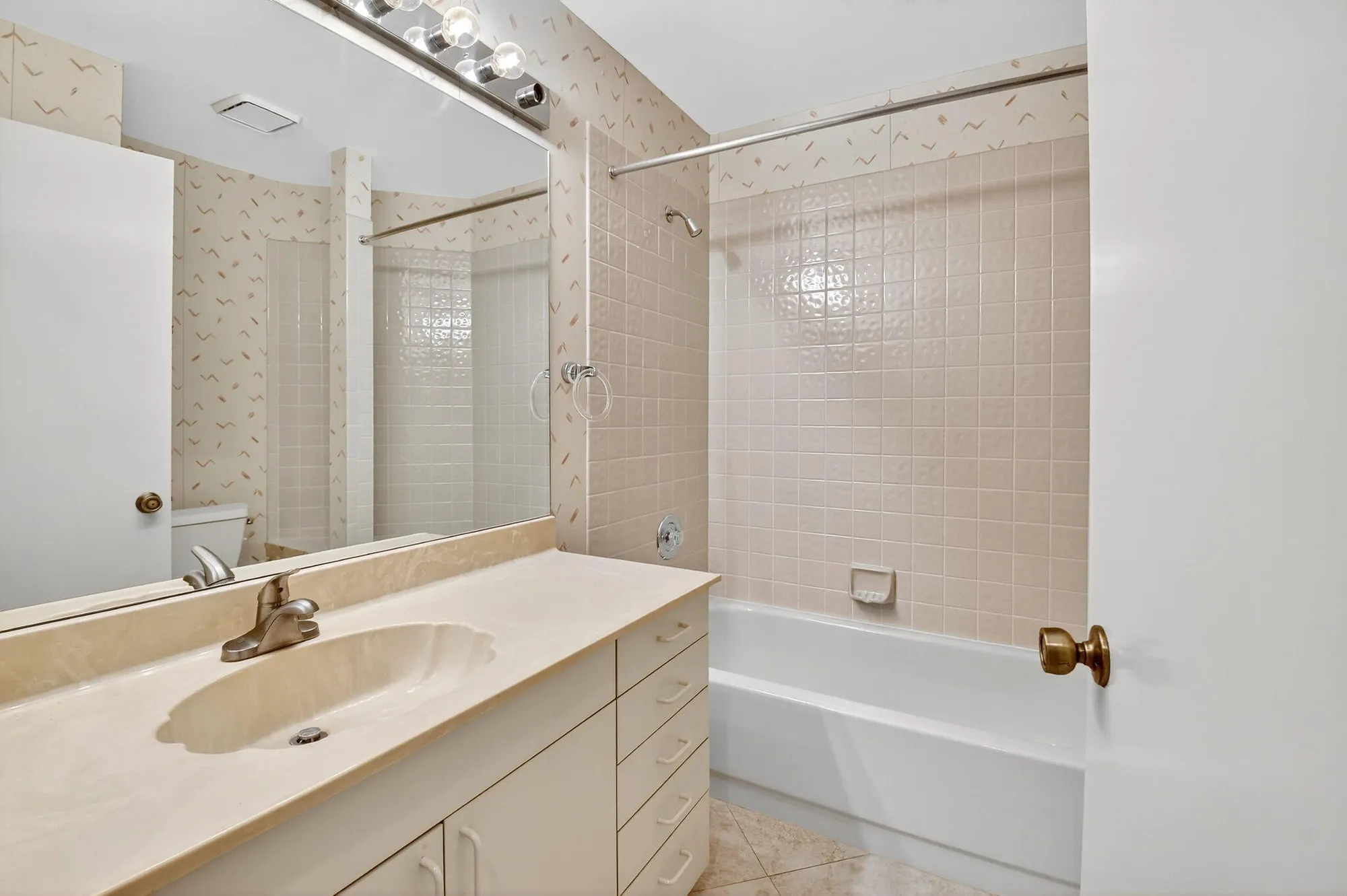 Property Slideshow image 34 of 69 | 8225 cassia dr, Boynton Beach, FL, 33472
