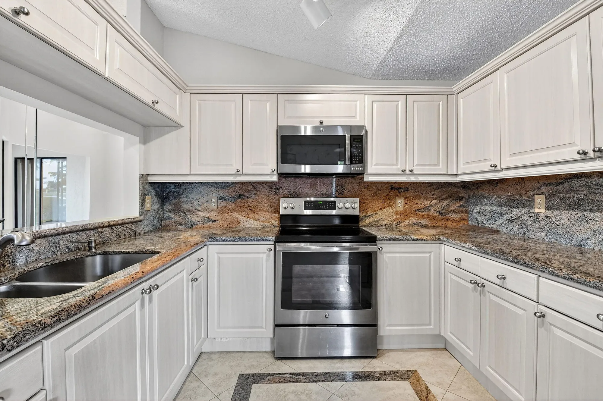 Property Slideshow image 18 of 69 | 8225 cassia dr, Boynton Beach, FL, 33472
