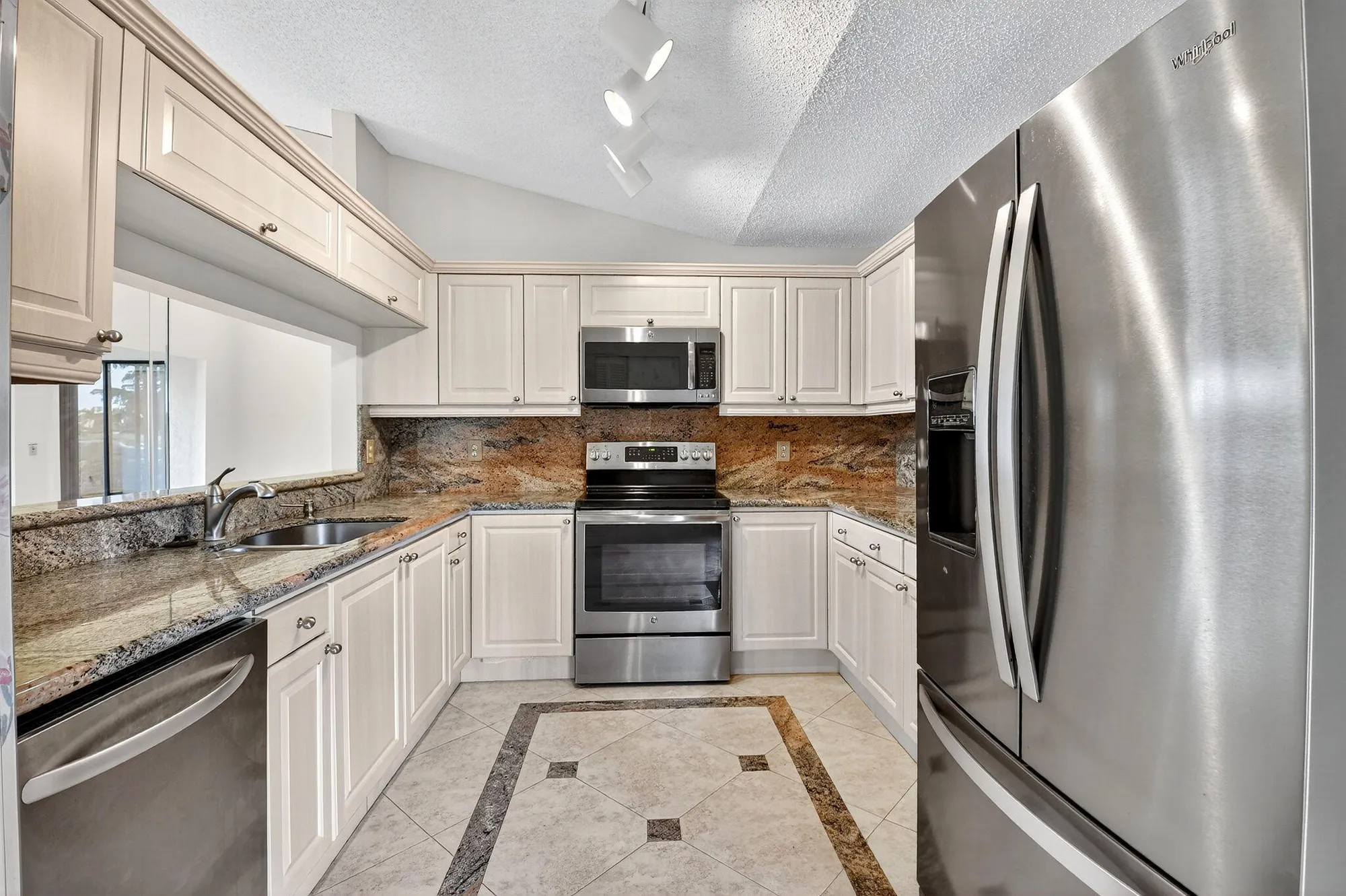 Property Slideshow image 16 of 69 | 8225 cassia dr, Boynton Beach, FL, 33472