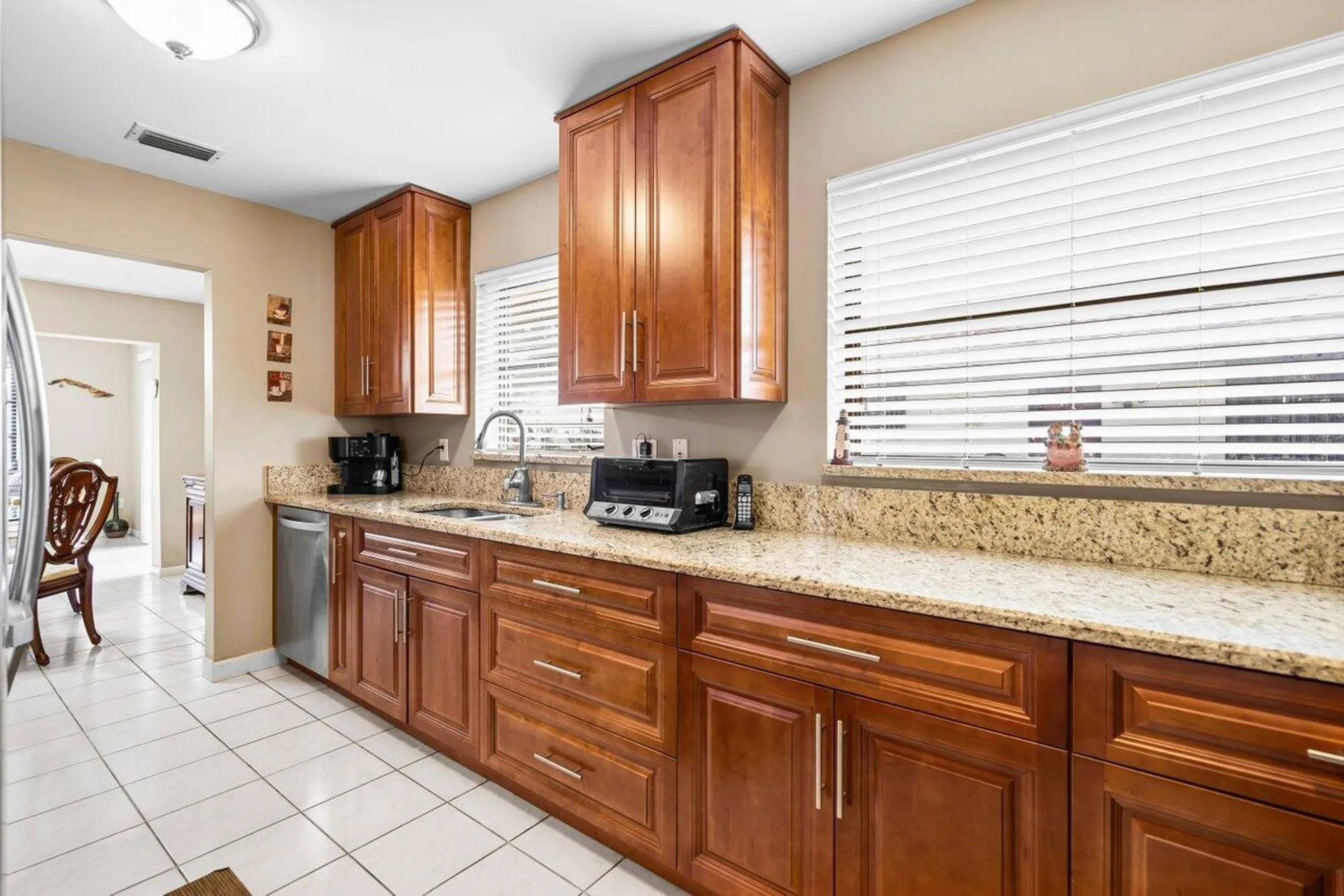 Property Slideshow image 9 of 46 | 6369 lakemont cir, Greenacres, FL, 33463