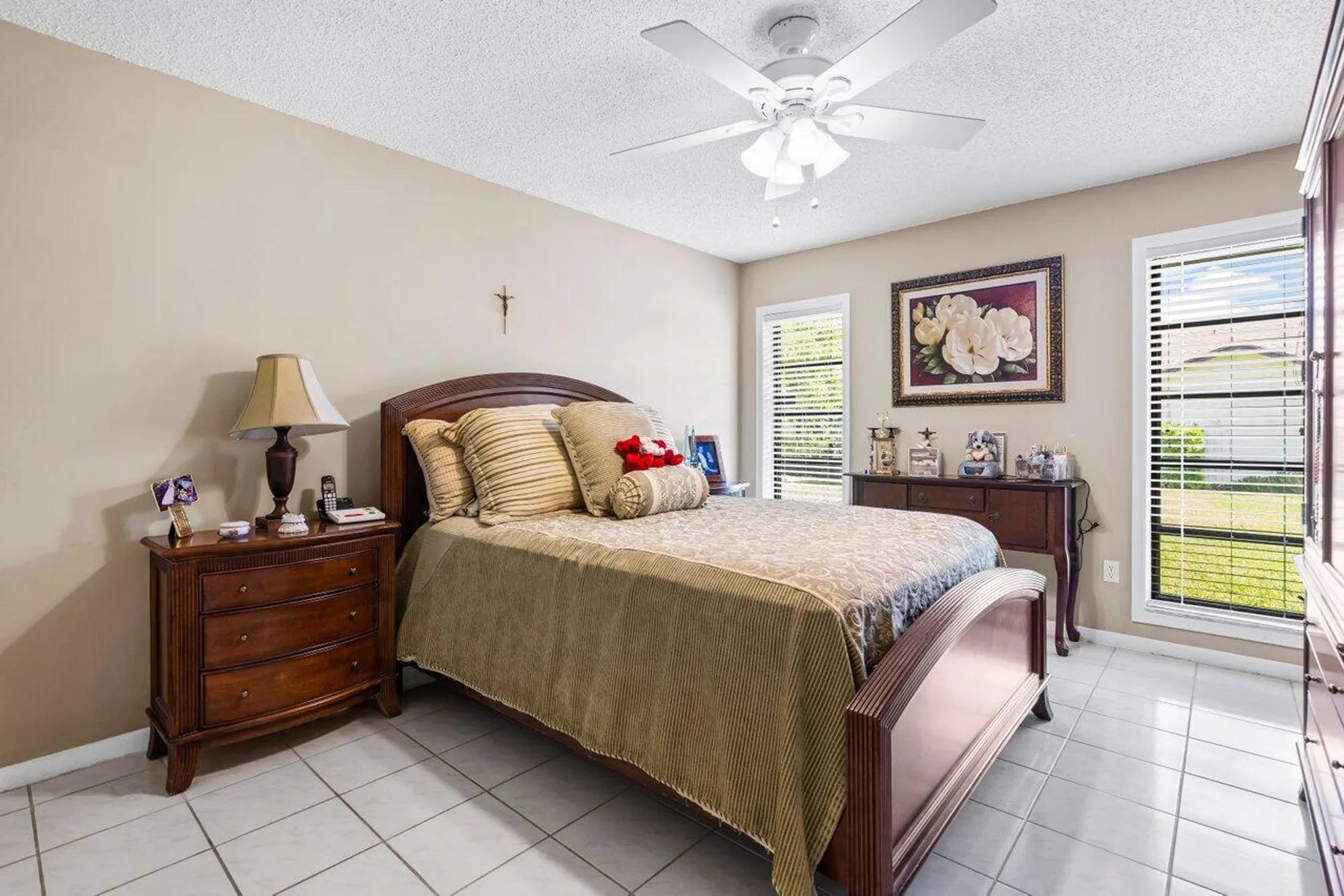 Property Slideshow image 15 of 46 | 6369 lakemont cir, Greenacres, FL, 33463