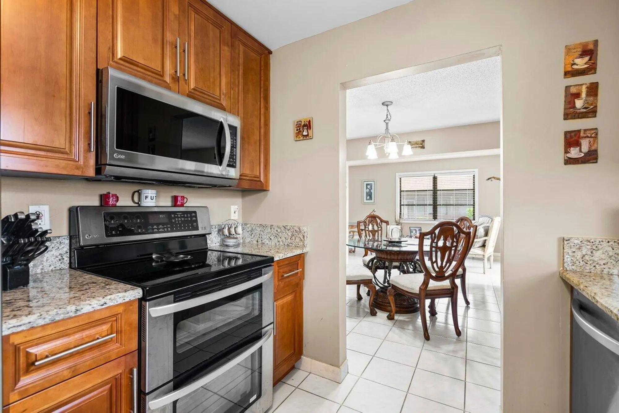 Property Slideshow image 8 of 46 | 6369 lakemont cir, Greenacres, FL, 33463