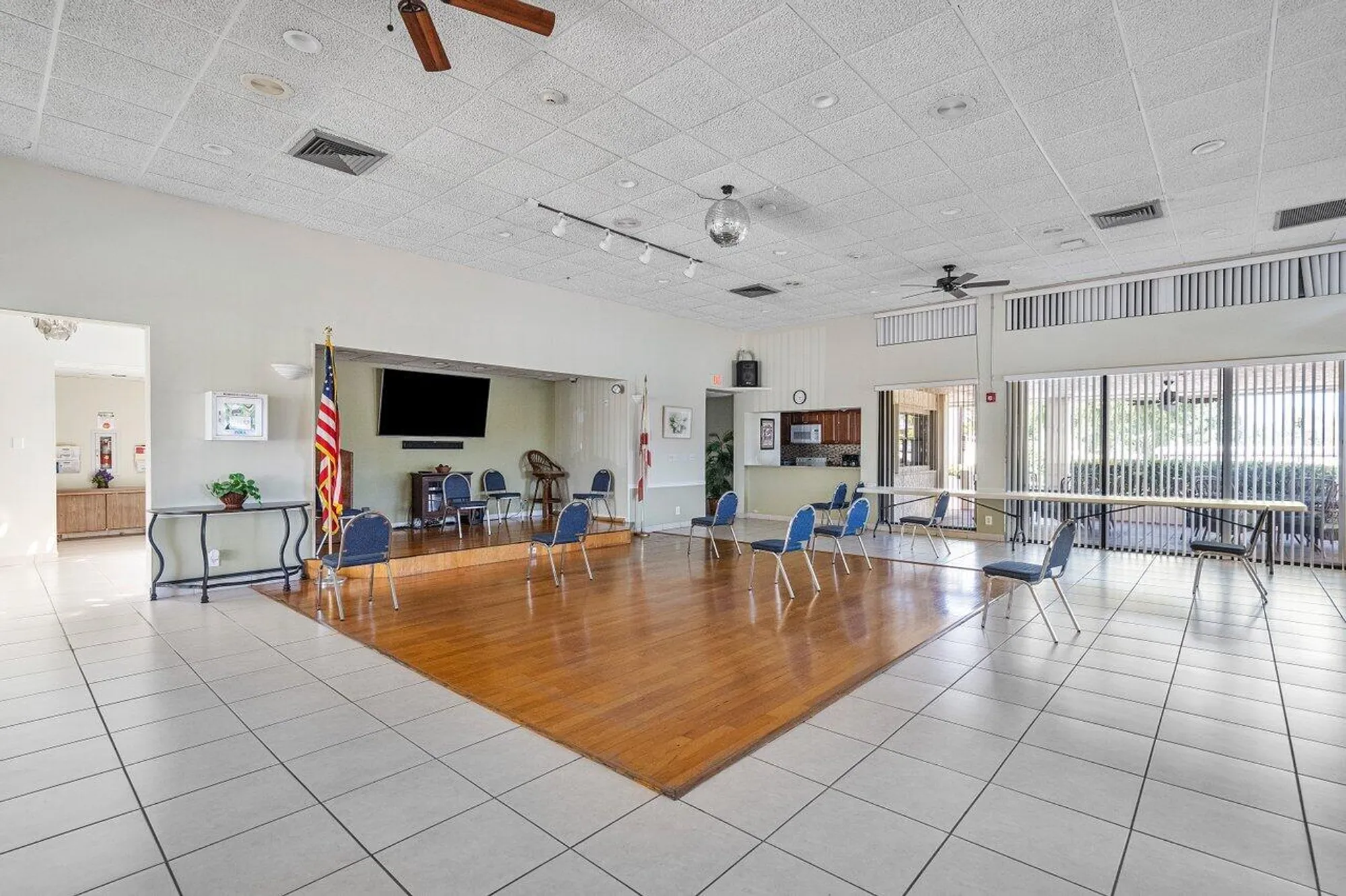 Property Slideshow image 35 of 46 | 6369 lakemont cir, Greenacres, FL, 33463