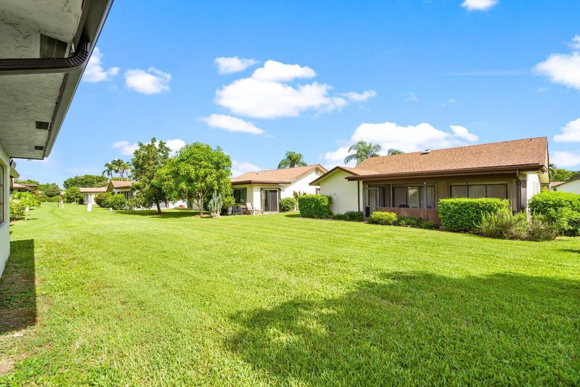 Property Slideshow image 24 of 46 | 6369 lakemont cir, Greenacres, FL, 33463