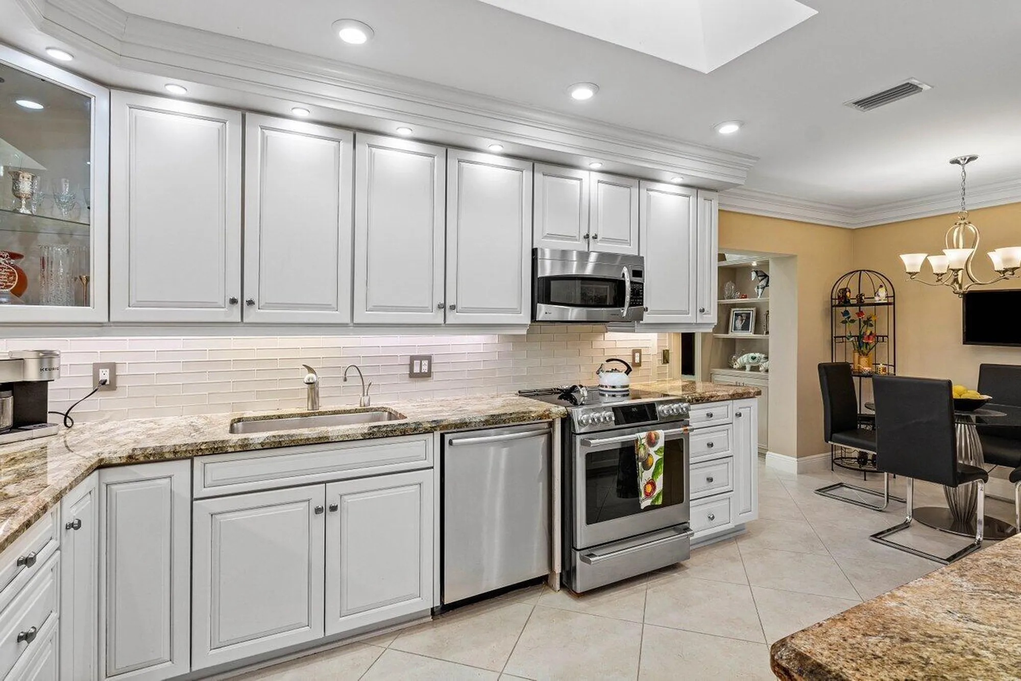 Property Slideshow image 19 of 64 | 80 cambridge ln, Boynton Beach, FL, 33436