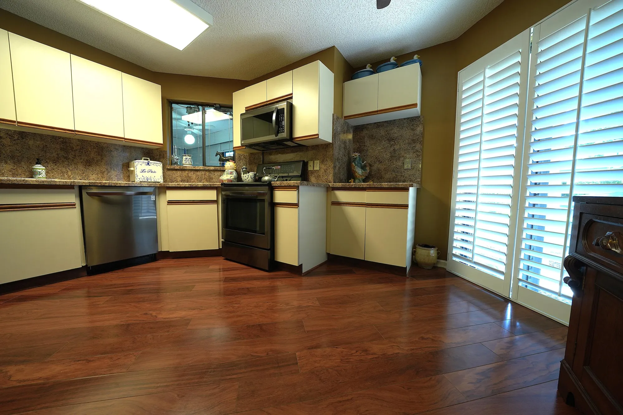 Property Slideshow image 13 of 25 | 10084 cherrywood pl, Boynton Beach, FL, 33437