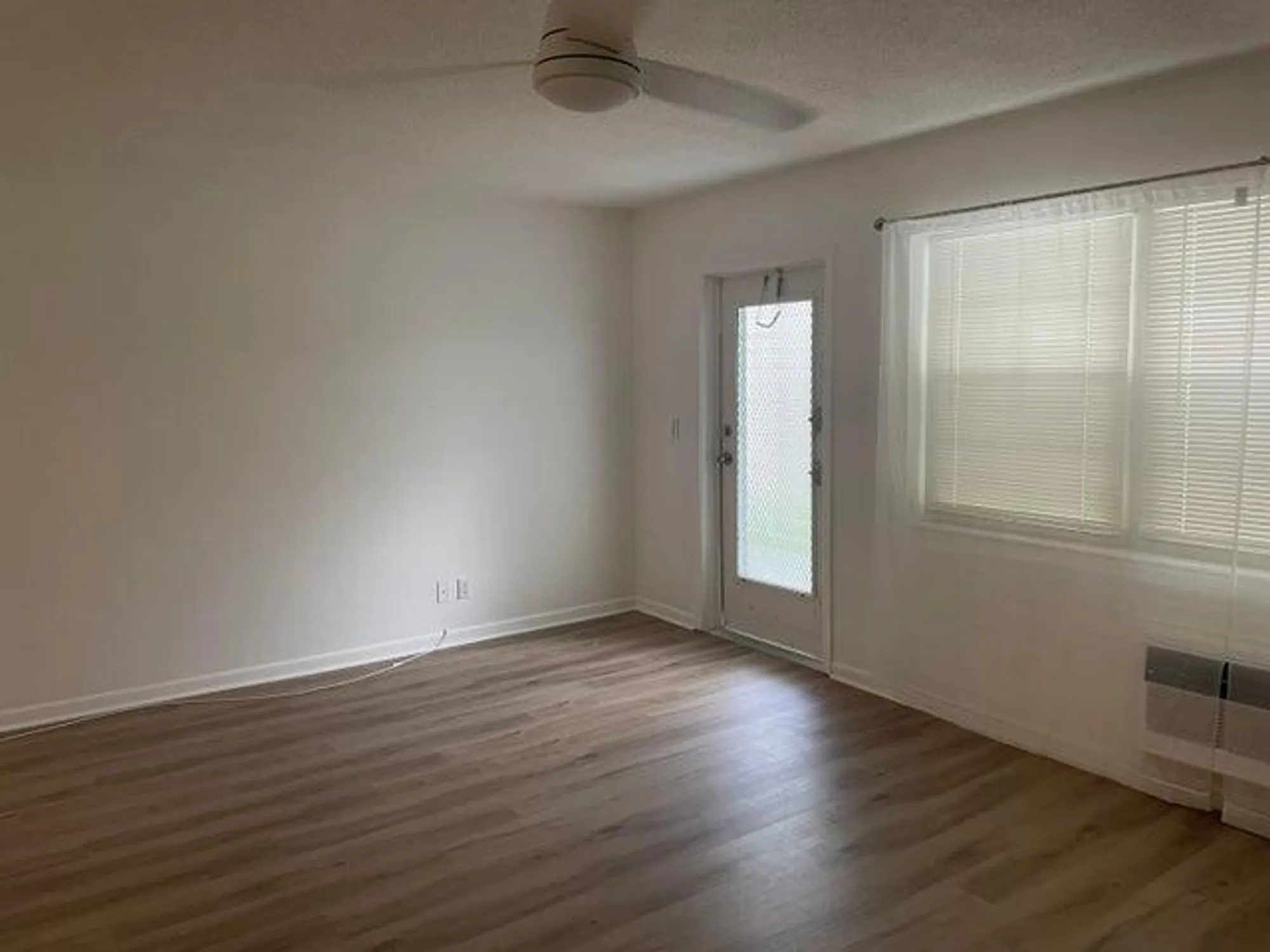 Property Slideshow image 7 of 17 | 407 sheffield q, West Palm Beach, FL, 33417