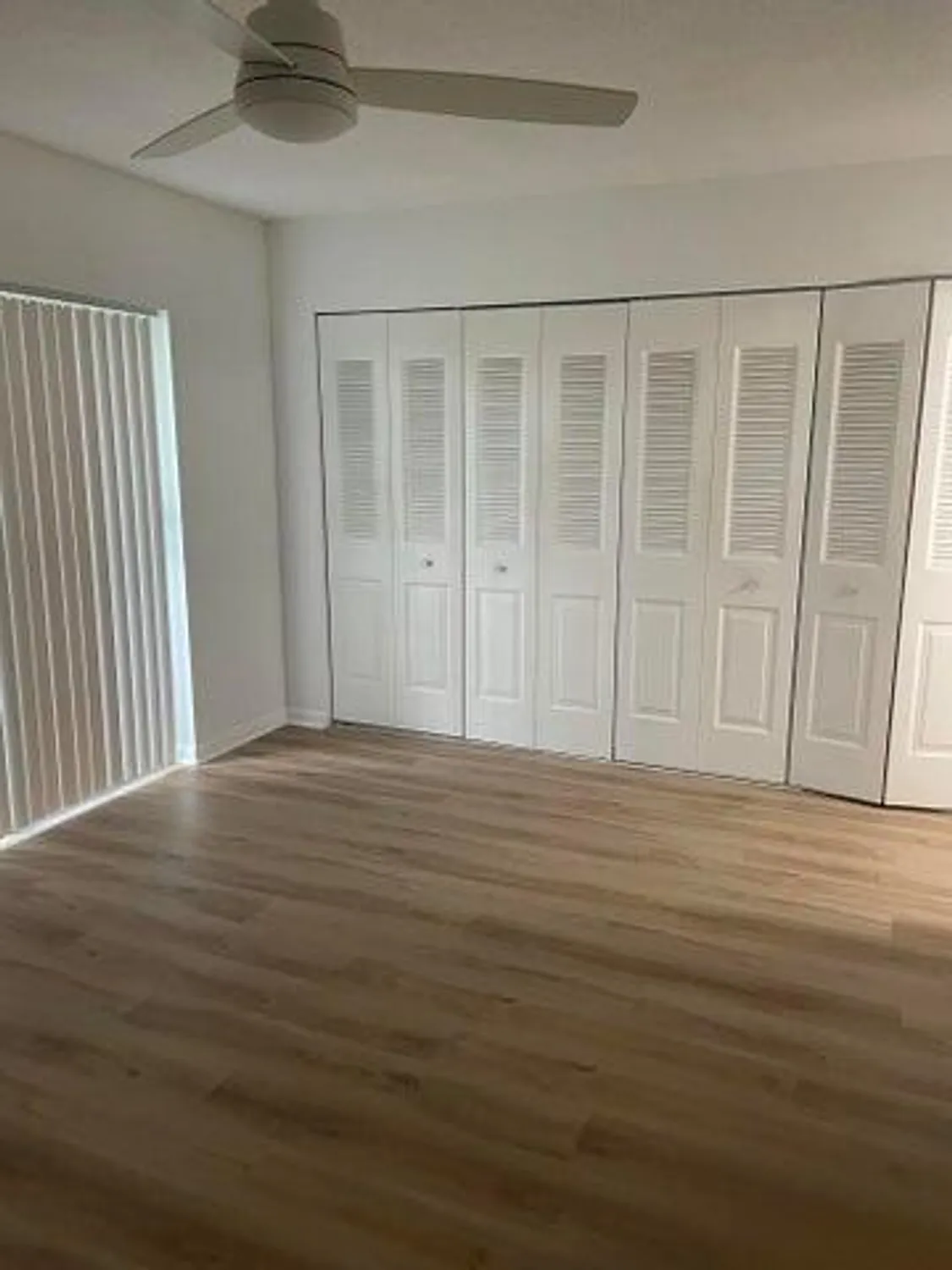 Property Slideshow image 8 of 17 | 407 sheffield q, West Palm Beach, FL, 33417