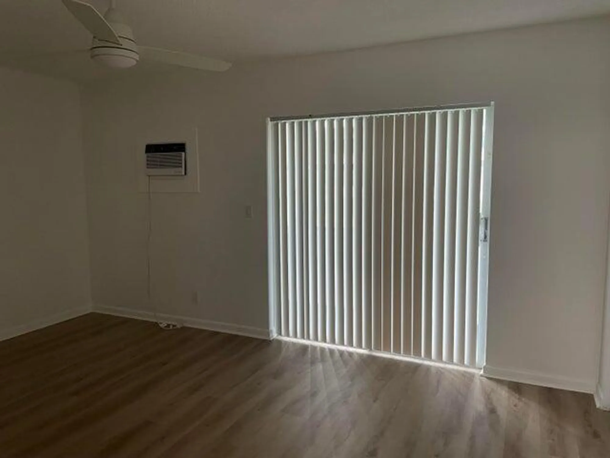 Property Slideshow image 9 of 17 | 407 sheffield q, West Palm Beach, FL, 33417