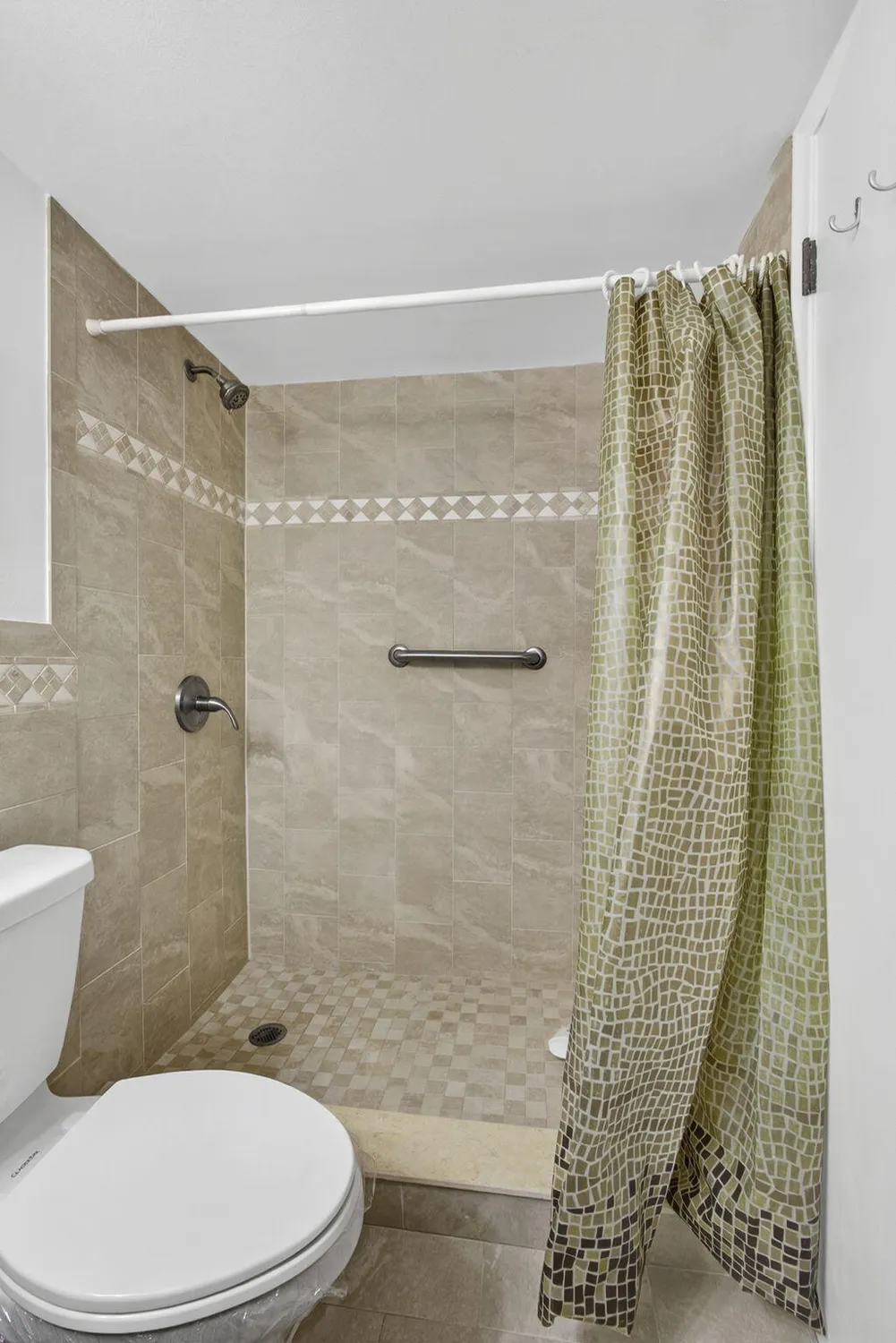 Property Slideshow image 11 of 32 | 414 windsor r, West Palm Beach, FL, 33417