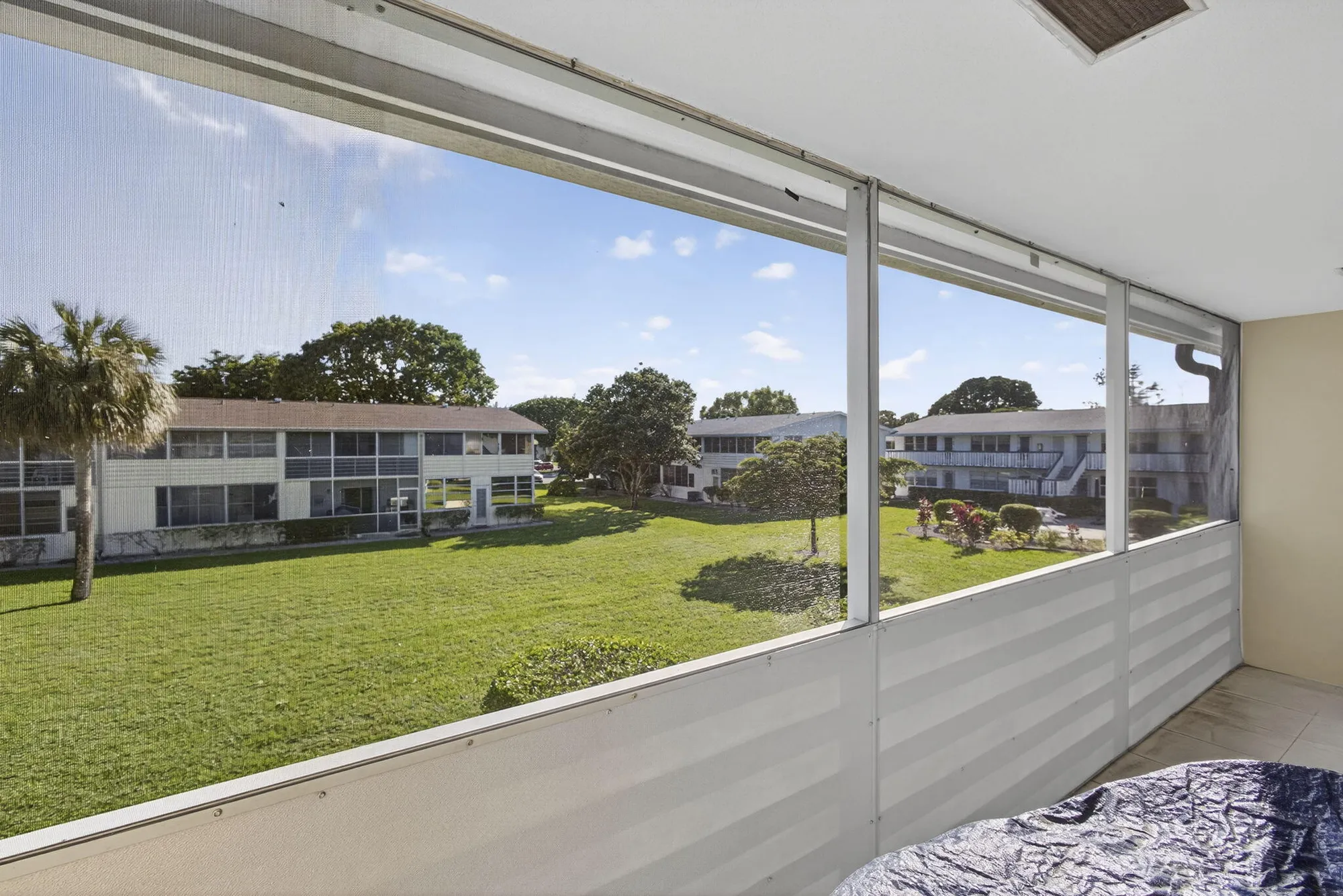 Property Slideshow image 13 of 32 | 414 windsor r, West Palm Beach, FL, 33417